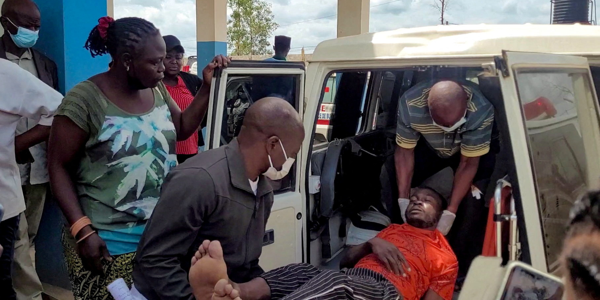 A man is carried out of an ambulance after arriving at Bunia General Hospital following confirmation of the Ebola outbreak on May 16. (Photo: REUTERS/Victoire Mukenge)