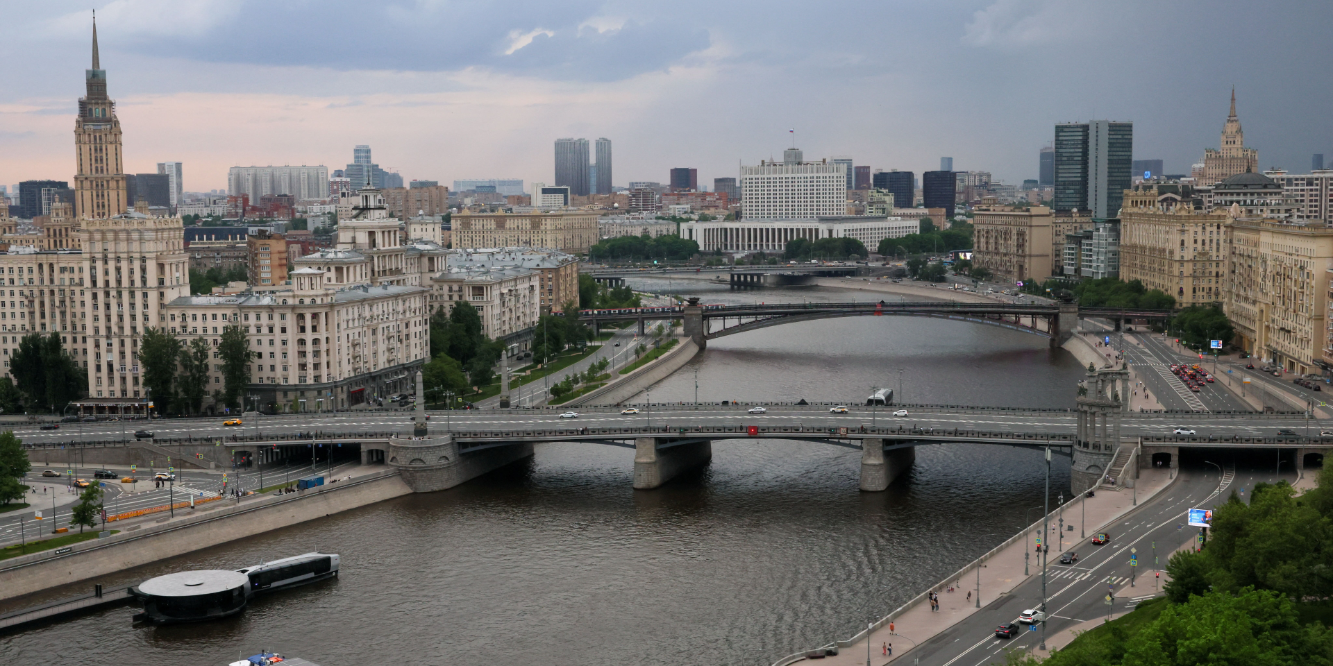 Москва в день атаки украинскими беспилотниками пригорода, 17 мая 2026 года (Фото: REUTERS/Анастасия Барашкова)