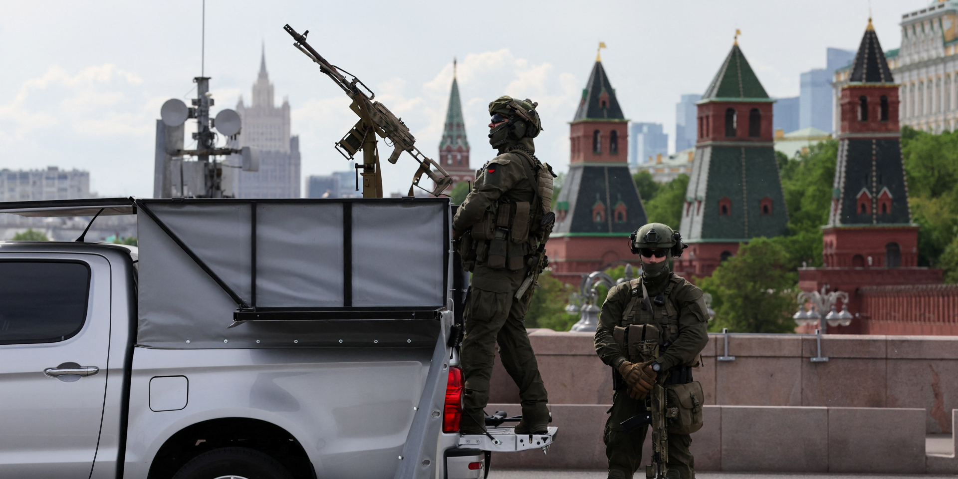 Russian security forces with machine guns near the Kremlin, in Moscow center, May 15, 2026 (Photo: REUTERS/Anastasia Barashkova)