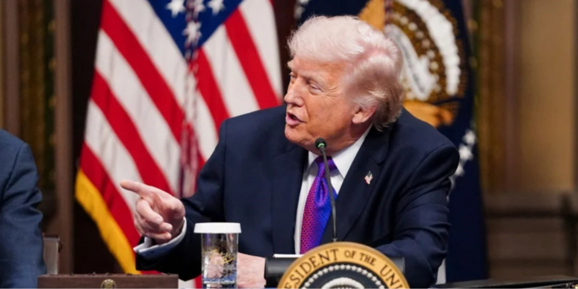 «Экономическое давление безрезультатно». Трамп с помощниками думает о военной операции против Кубы — Politico