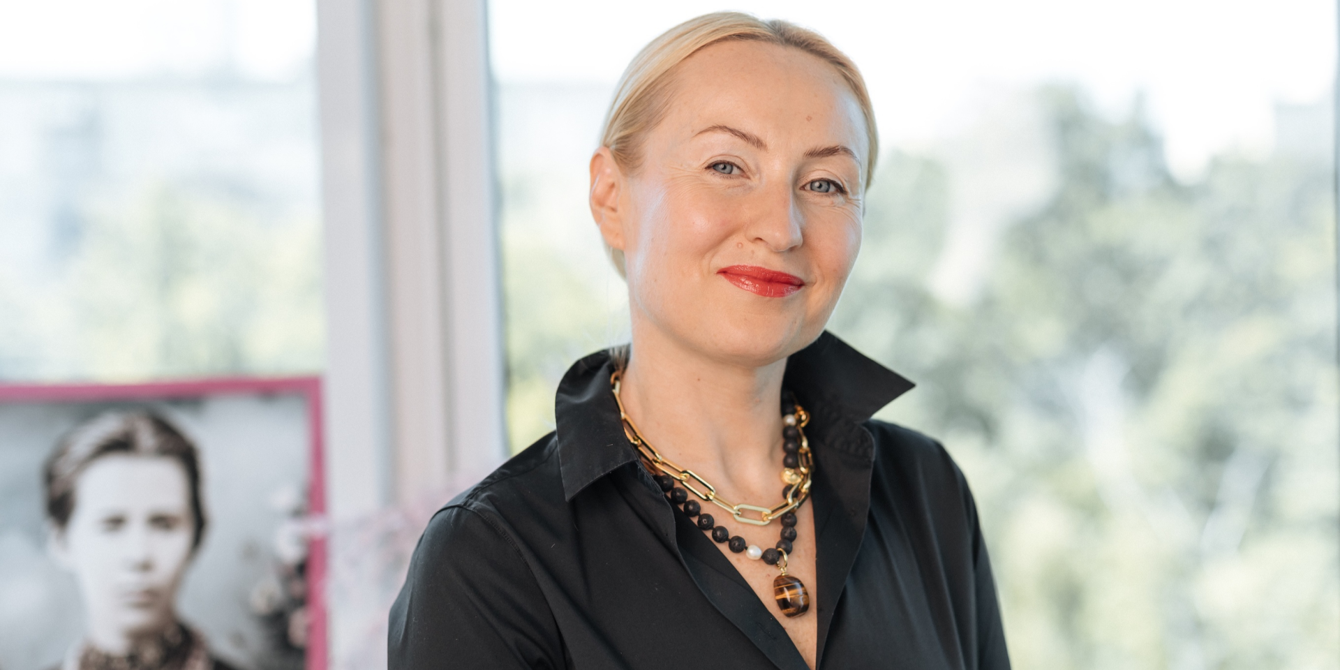 Офлайн в эпоху онлайн: Елена Лада, директор по стратегическому развитию сети BROCARD о новом формате магазинов, продающих красоту