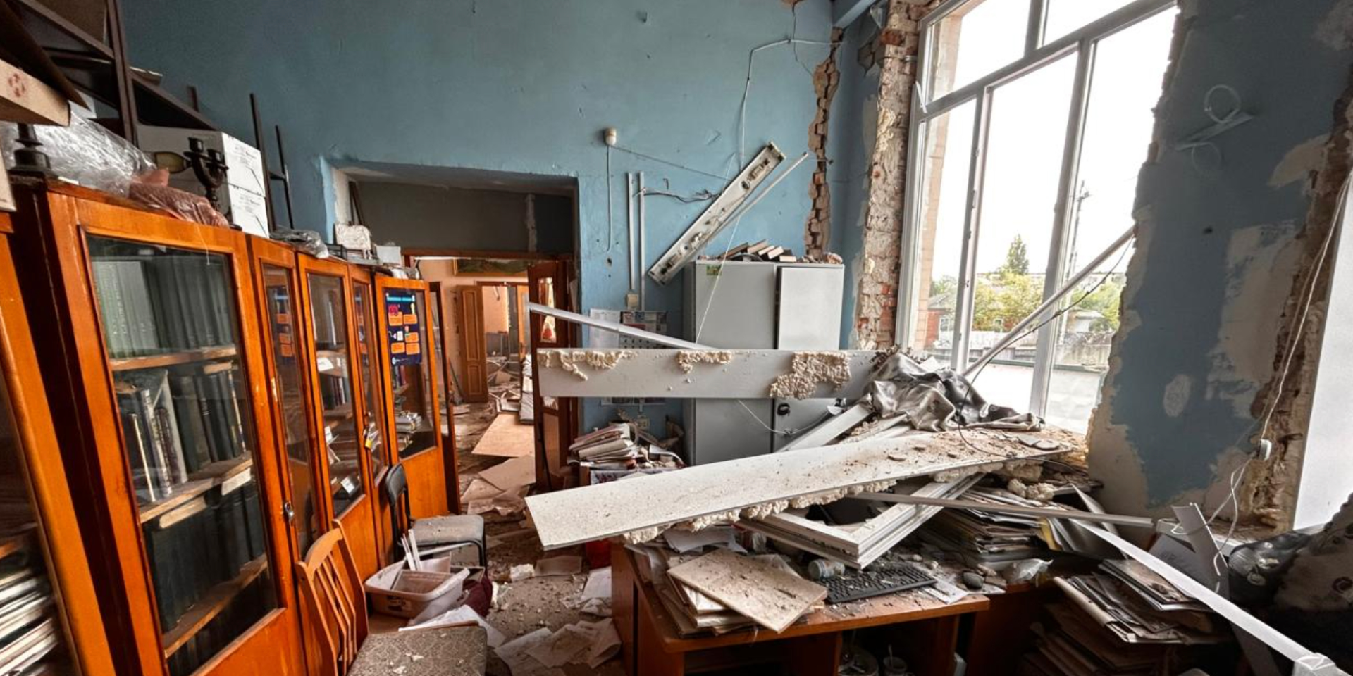 Конотопський міський краєзнавчий музей після атаки РФ 20 травня (Фото: Facebook Іван Вербицький)