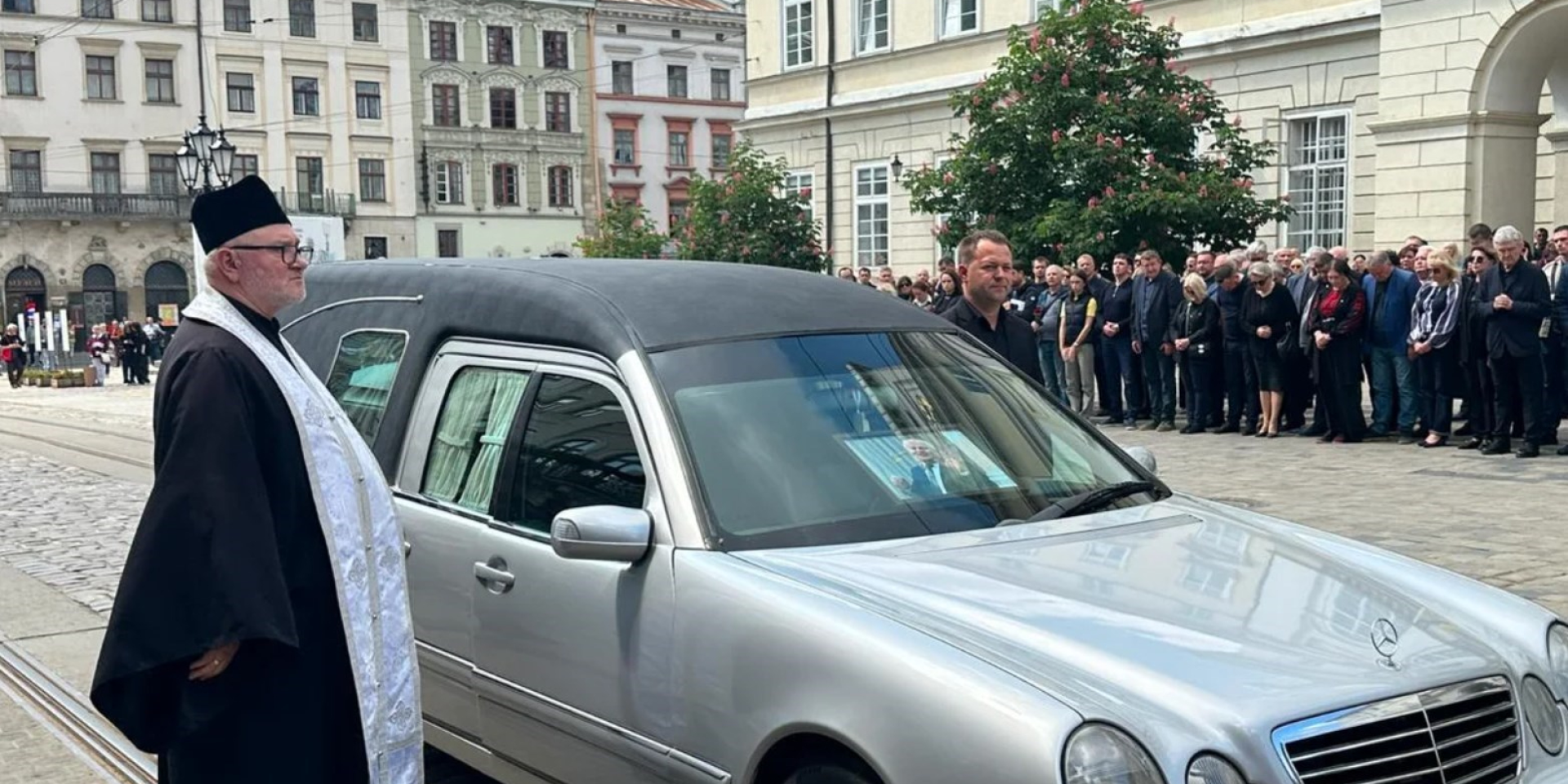 Во Львове прошла церемония прощания с нардепом Степаном Кубивом