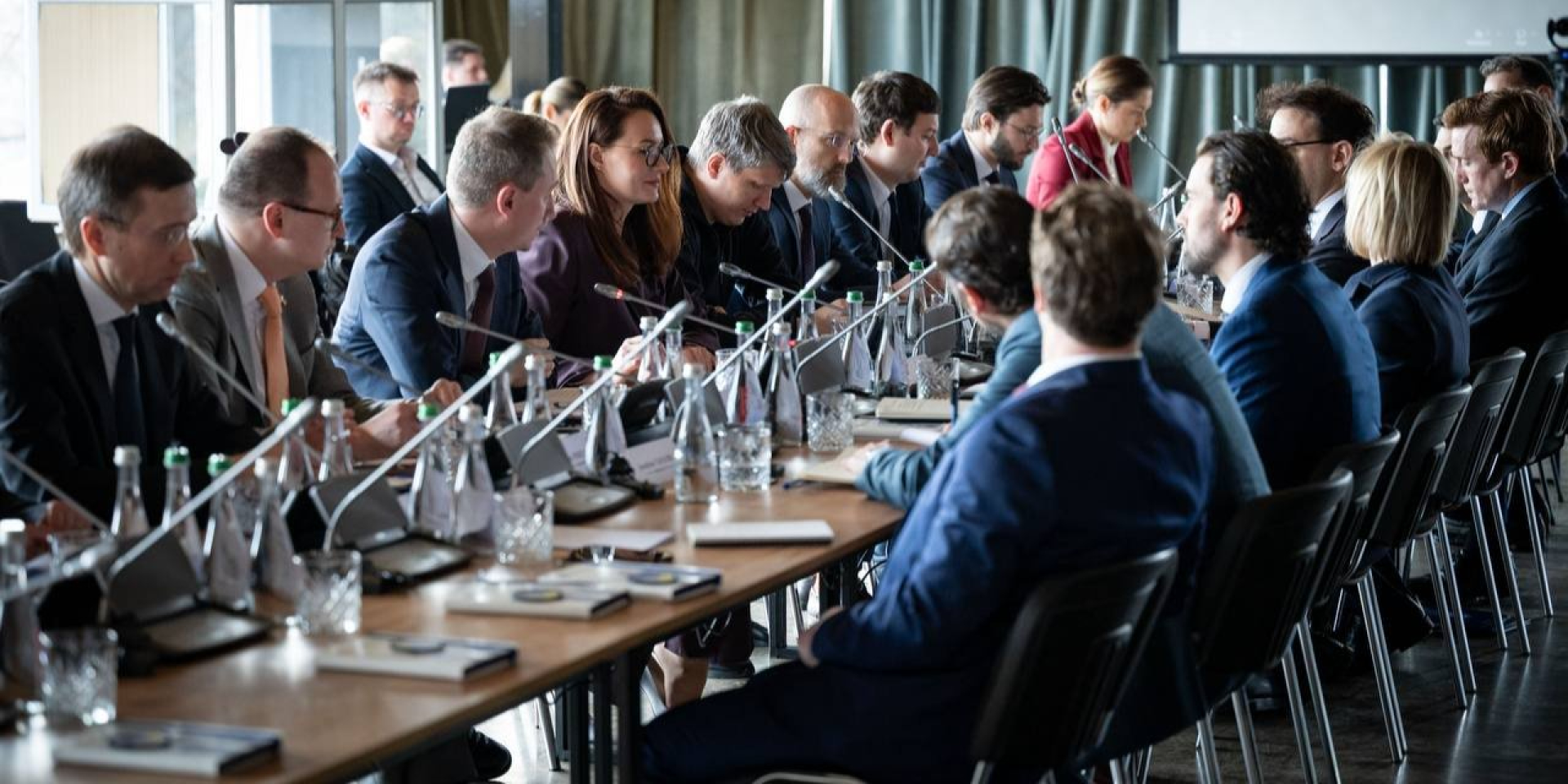 Business groups demand disclosure of Ukraine-U.S. minerals agreements