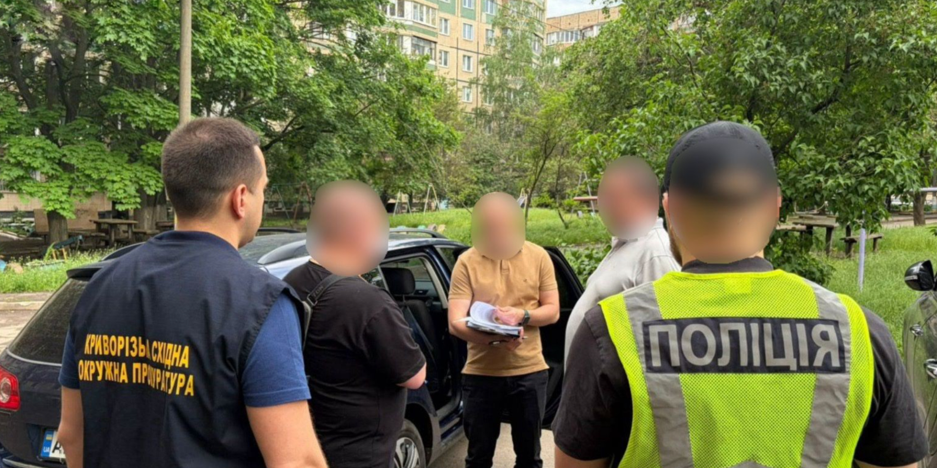 В Кривом Роге задержали мужчину, который ввозил элитные авто якобы для ВСУ и продавал их — полиция