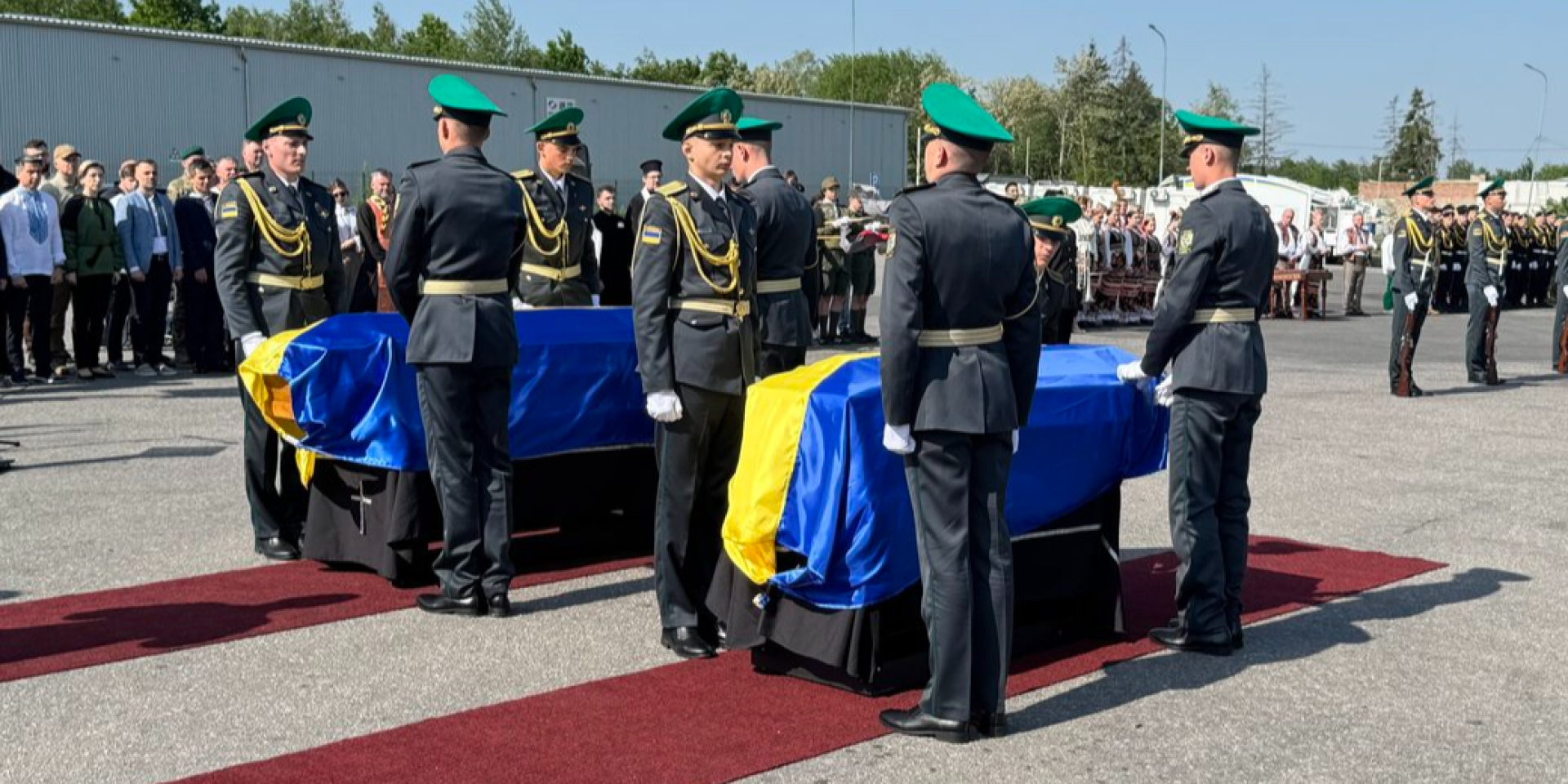 В Украину передали для перезахоронения прах второго главы ОУН Андрея Мельника и его жены