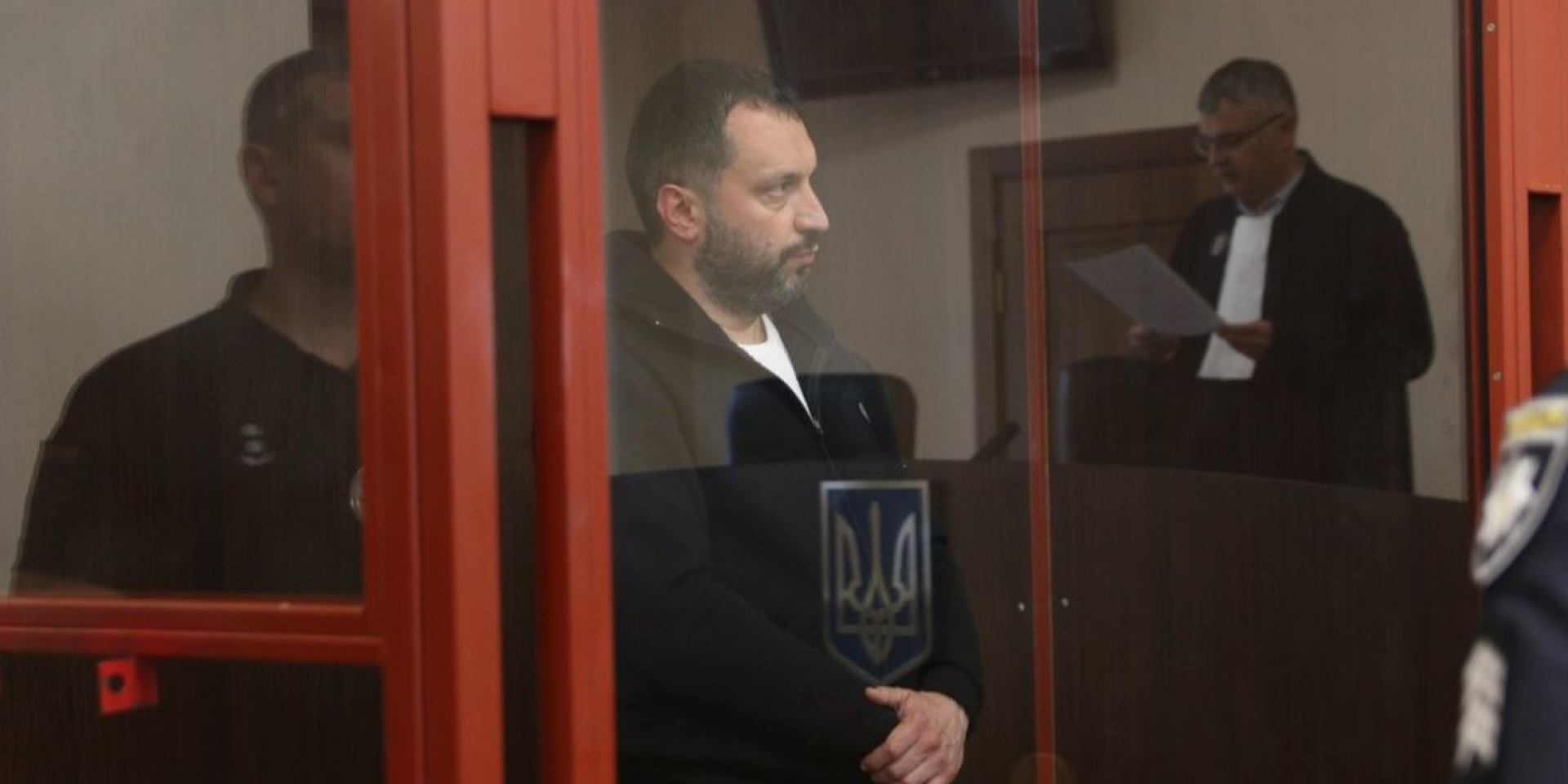 Подозреваемые в «крышевании порноофисов» топ-чиновники Нацполиции вышли из СИЗО под залог