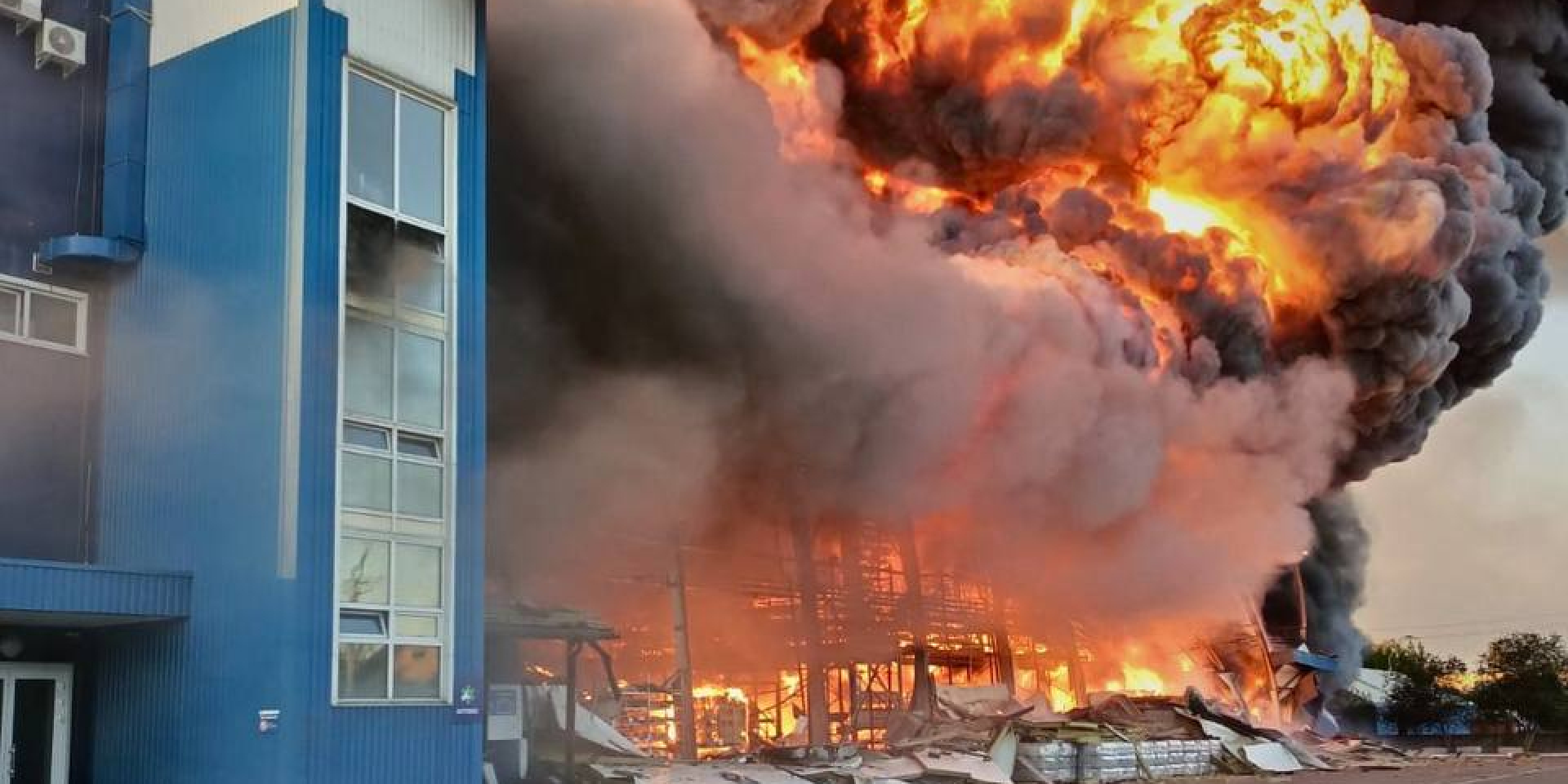 Повреждения во всех районах. В Киевской области в результате массированной атаки РФ погибли двое мужчин, среди девяти раненых — младенец