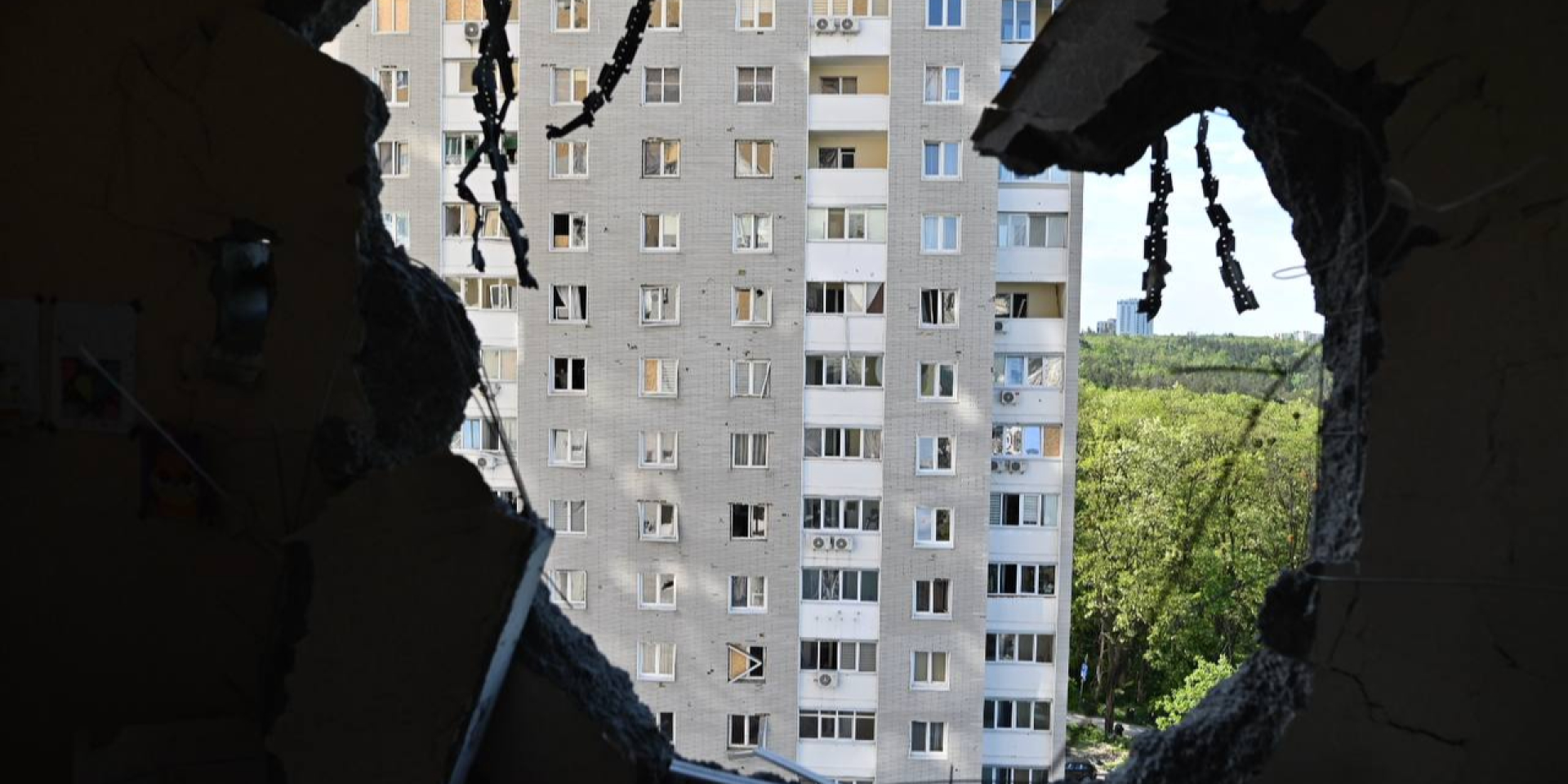 Последствия атаки РФ в Киевской области: повреждены 110 объектов, самому старшему из 11 пострадавших 99 лет, самому младшему — меньше года