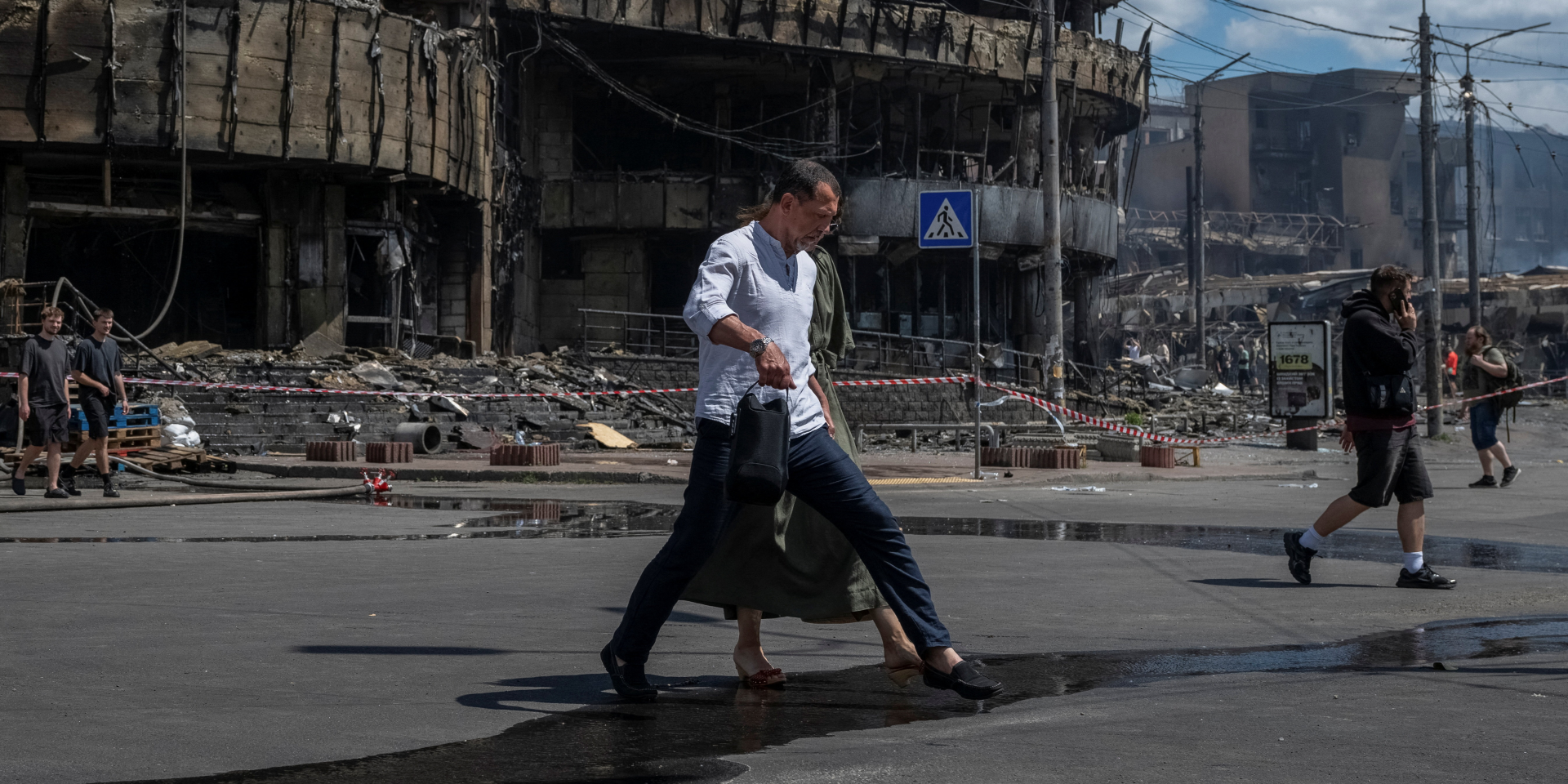 Почти половина — жилые дома. В Киеве в результате массированной атаки РФ повреждено около 300 объектов — Зеленский