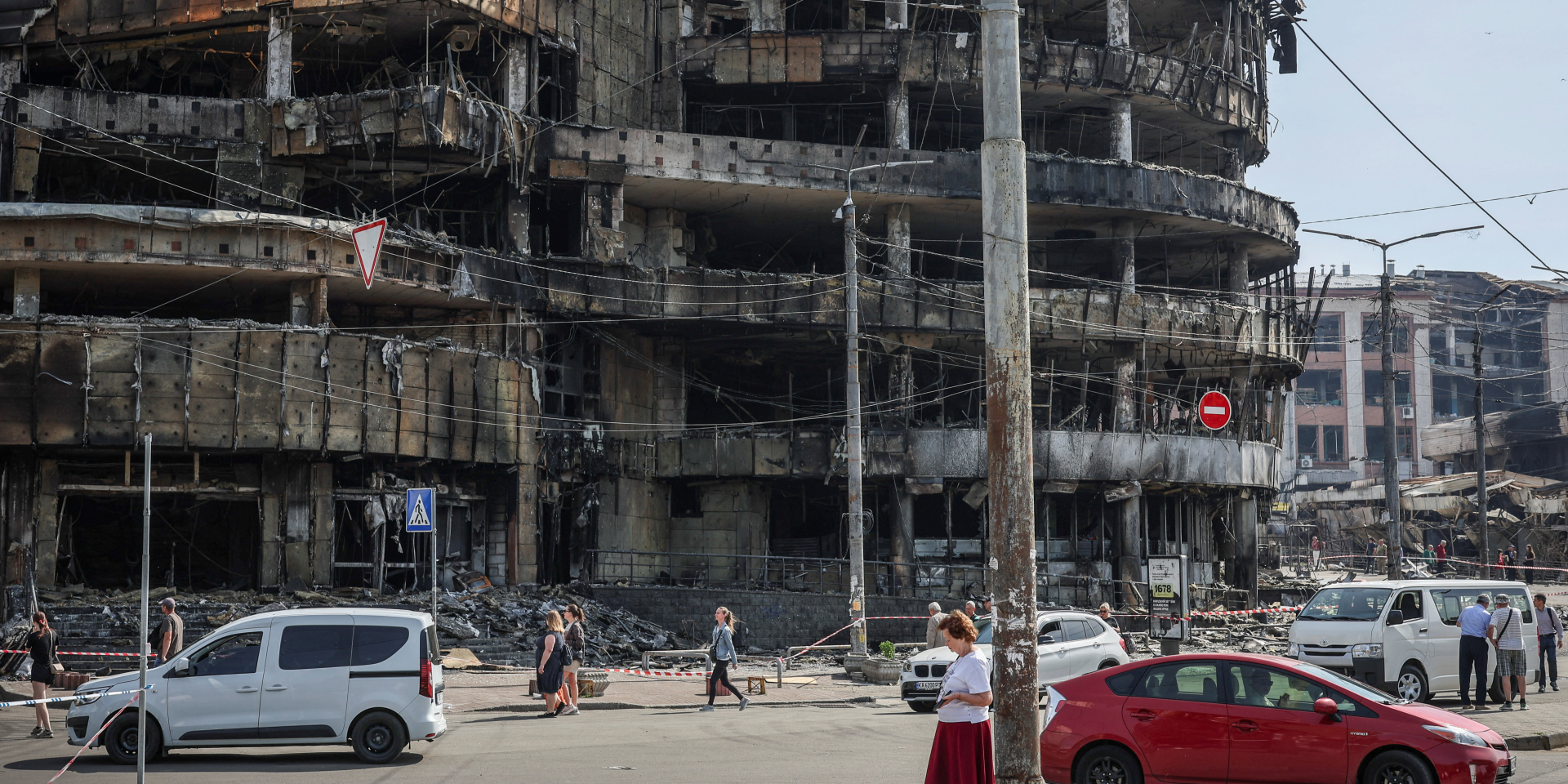 Russia threatens systematic strikes on Kyiv, urges foreigners to flee