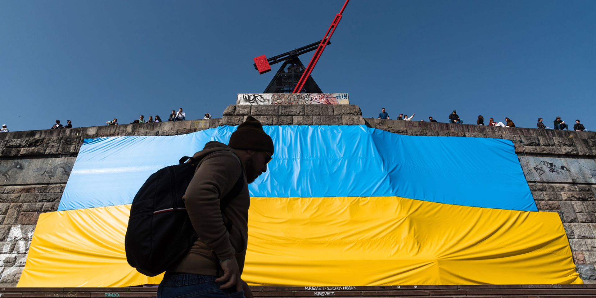 «Говорят: возвращайся домой, иди на фронт». Какие изменения ожидают украинцев в Чехии и как влияет их пребывание в стране на ее бюджет