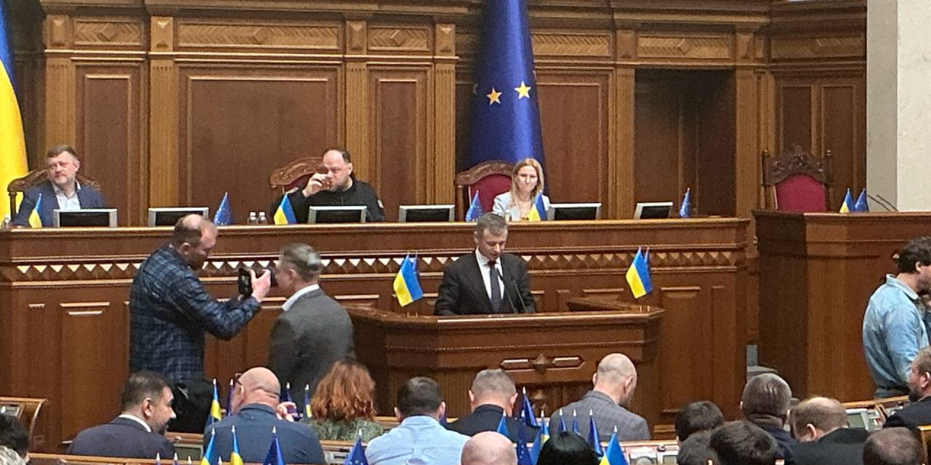 Ukraine's parliament ratifies €90 billion EU loan to fund budget, defense through 2027