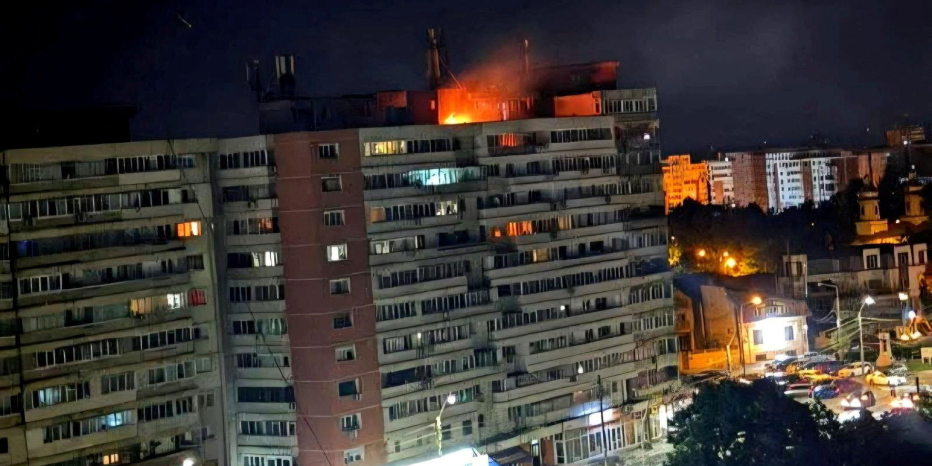 Two people self-evacuated from a 10th floor apartment where a fire broke out (Photo: Romanian Department for Emergency Situations (DSU)/Handout via REUTERS)