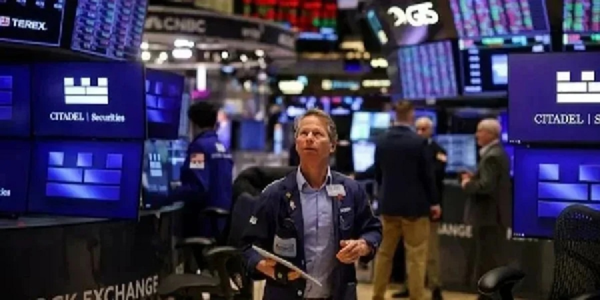 Oil prices fell amid reports of a possible ceasefire deal between the United States and Iran. (Photo: REUTERS/Brendan McDermid)