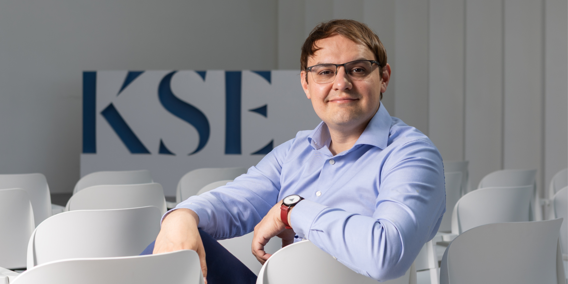 «Рисков много». Как выезд молодежи за границу повлияет на будущее Украины, точки невозврата и что можно сделать