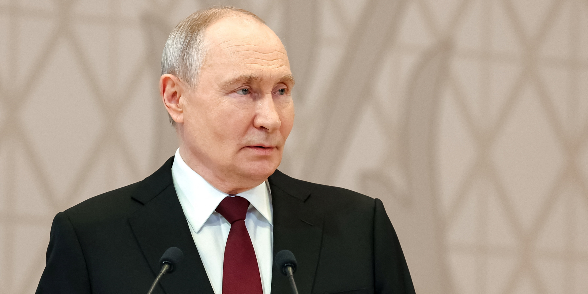 Путін нафантазував, що&nbsp;окупанти наступають на&nbsp;всіх напрямках (Фото: Sputnik/Alexander Kazakov/Pool via REUTERS)