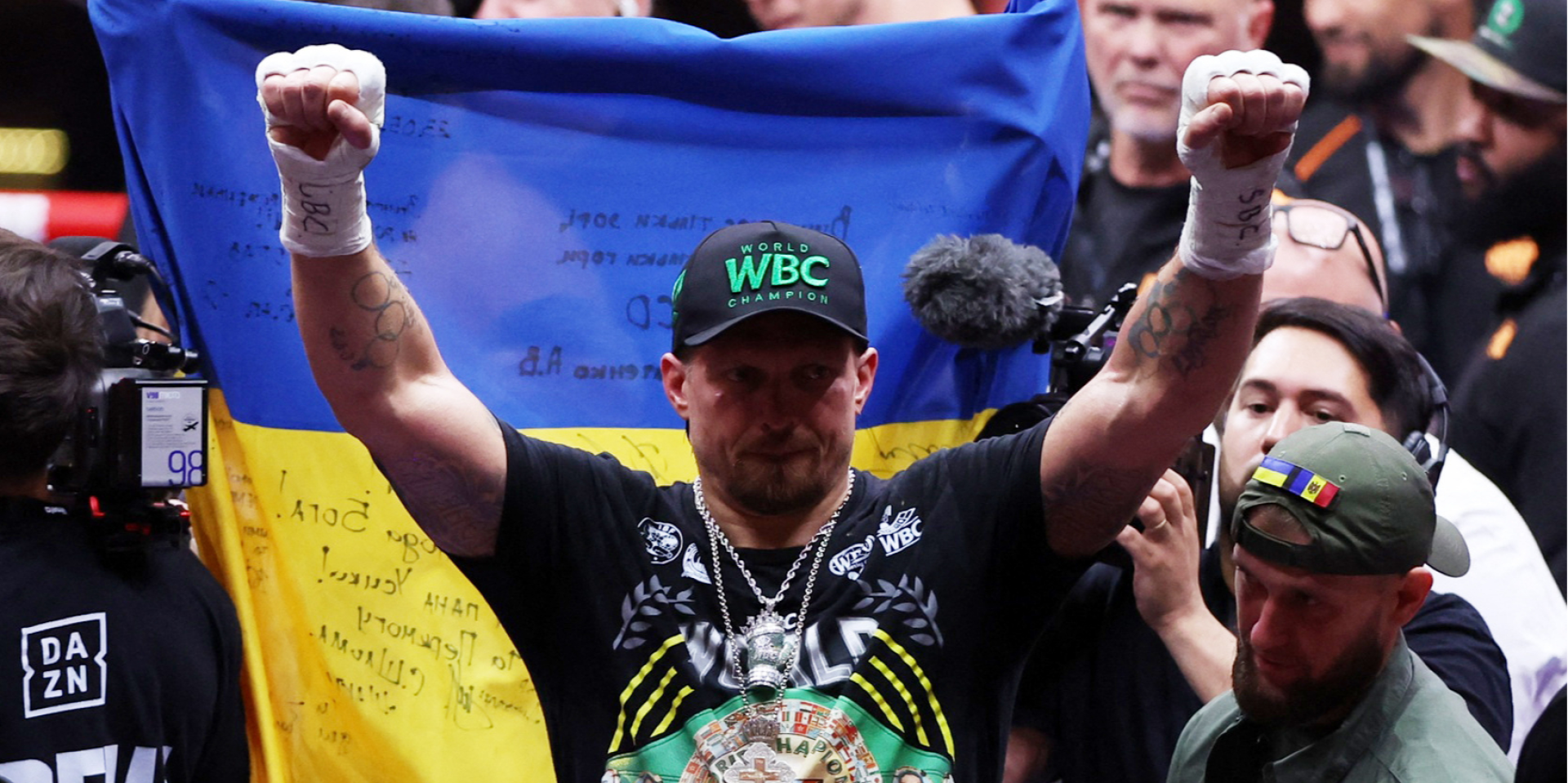 Олександр Усик переміг Ріко Верховена (Фото: REUTERS/Amr Abdallah Dalsh)