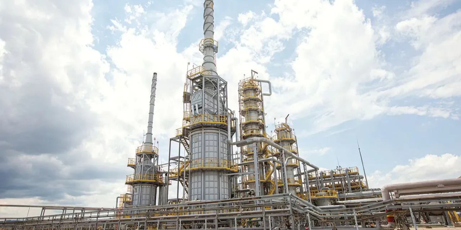 Drones attacked Ilsky refinery overnight on June 2 (Photo: Russian media)