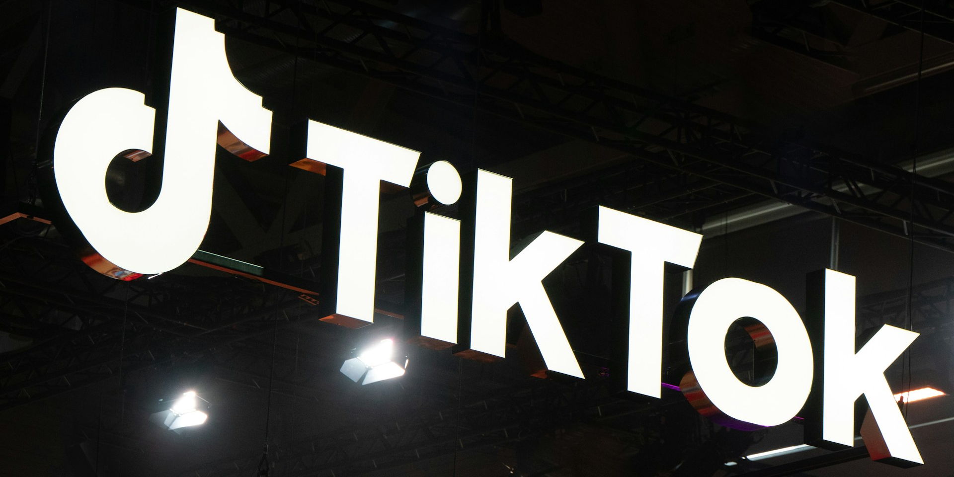 TikTok показав окремий застосунок для ЧС-2026 та інших культурних подій (Фото: Unsplash)