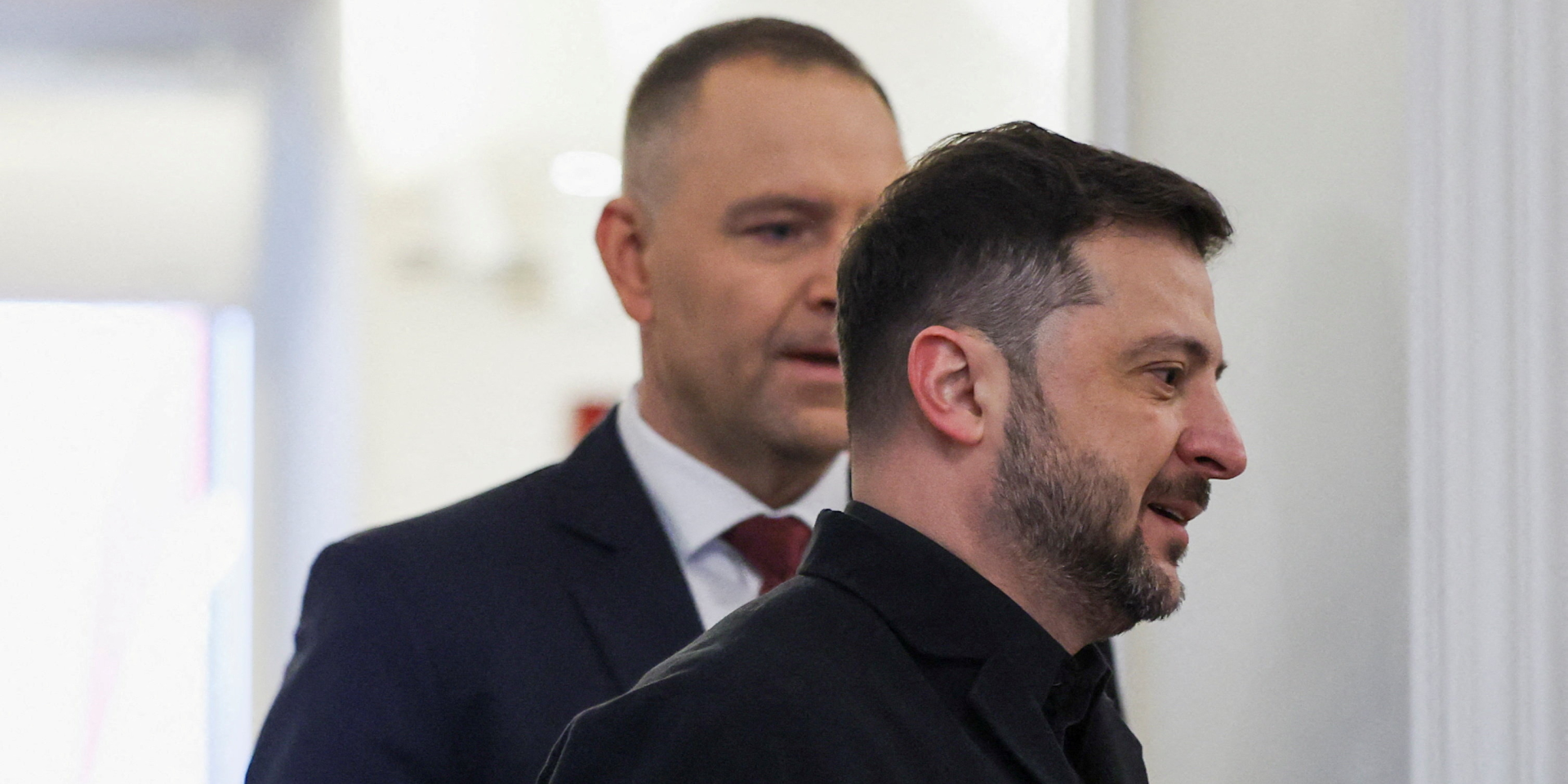 Зеленський прогулюється з Навроцьким під час зустрічі в Президентському палаці у Варшаві. Польща, 19 грудня 2025 року (Фото: REUTERS/Kacper Pempel)