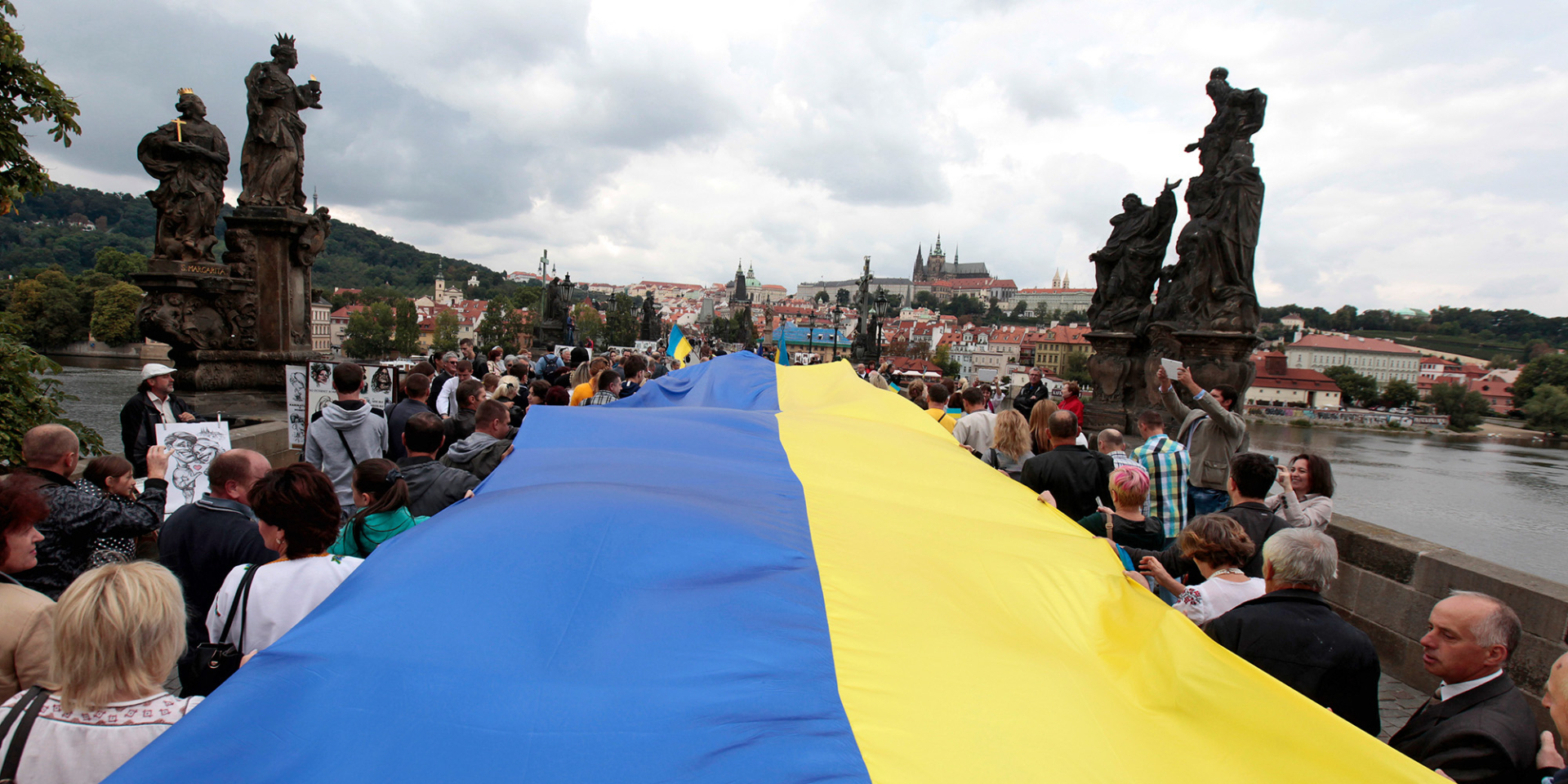 Сьогодні ЄС почав розгляд статусу українських біженців: які країни підтримують обмеження для чоловіків призовного віку