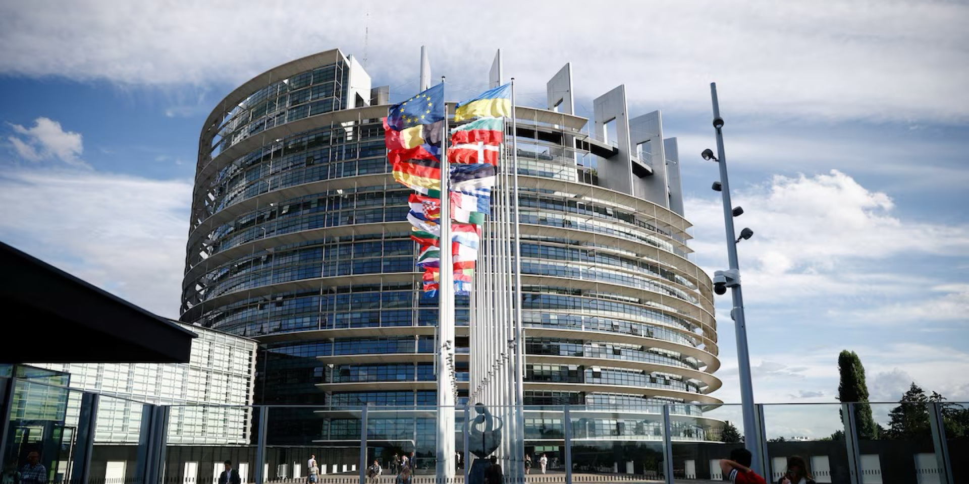 Депутаты ЕС возмущены. Европарламент разрешил провести мероприятие секте Аллатра, которую обвиняют в пророссийских нарративах и конспирологии