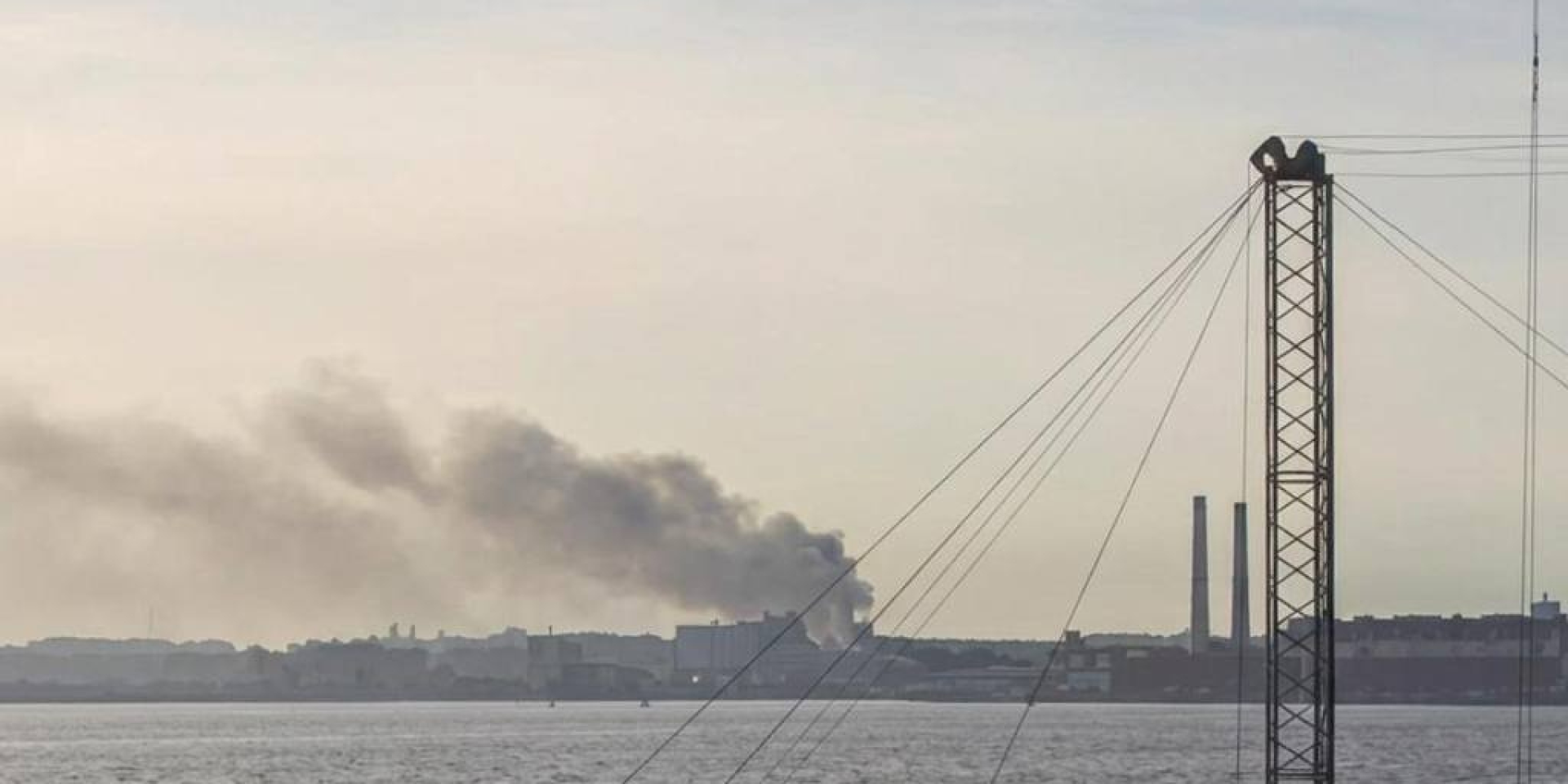 Зеленский подтвердил поражение объектов ВМФ РФ в Санкт-Петербурге и нефтебазы в Краснодарском крае