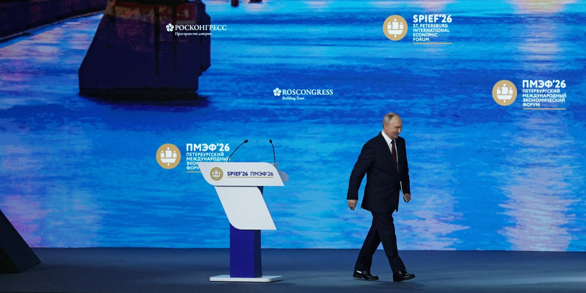 Путин ведет себя все более странно, подражает Трампу и это д