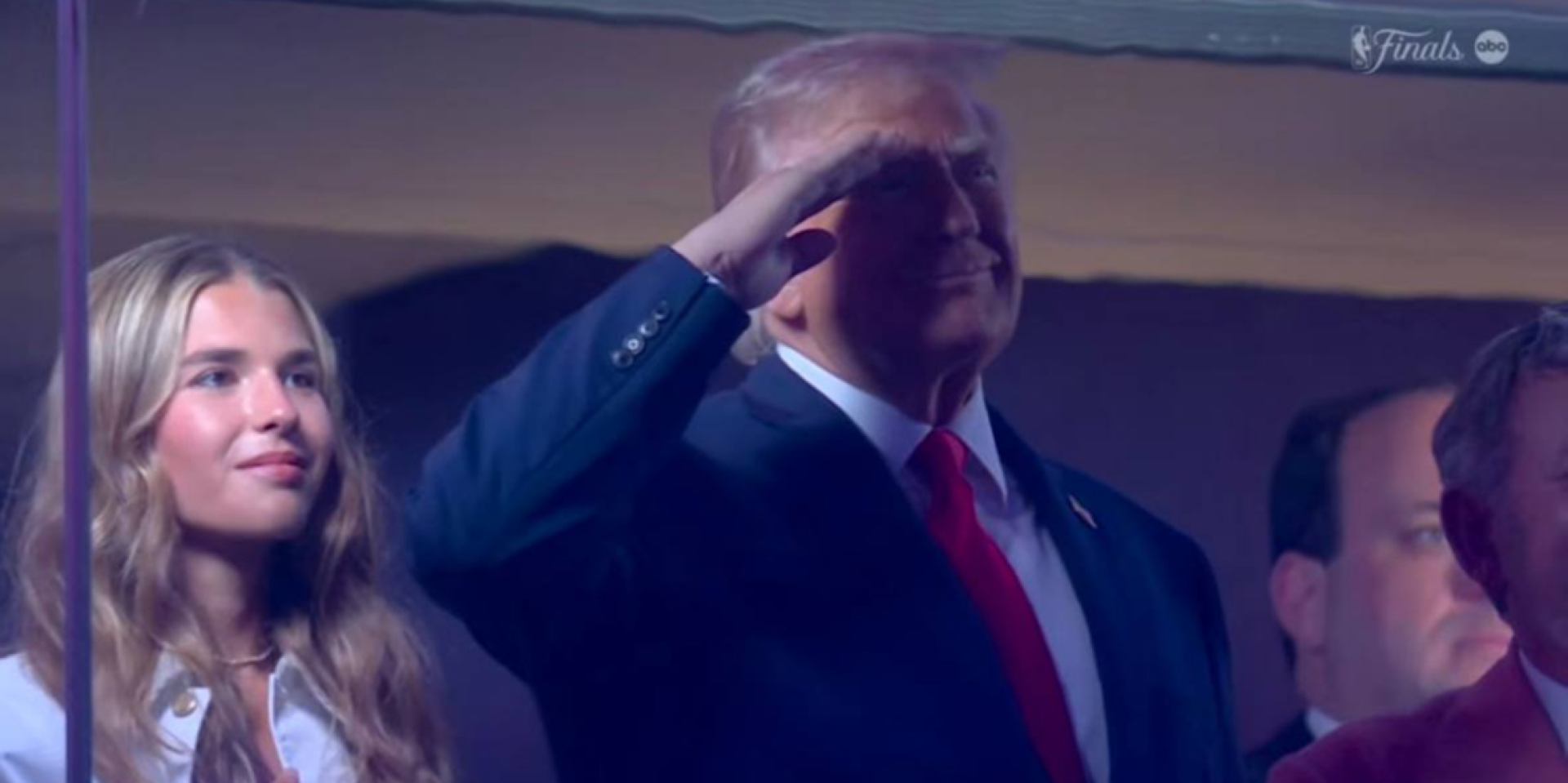 Трампа освистали на фіналі НБА (Фото: ABC/YouTube/Скриншот)