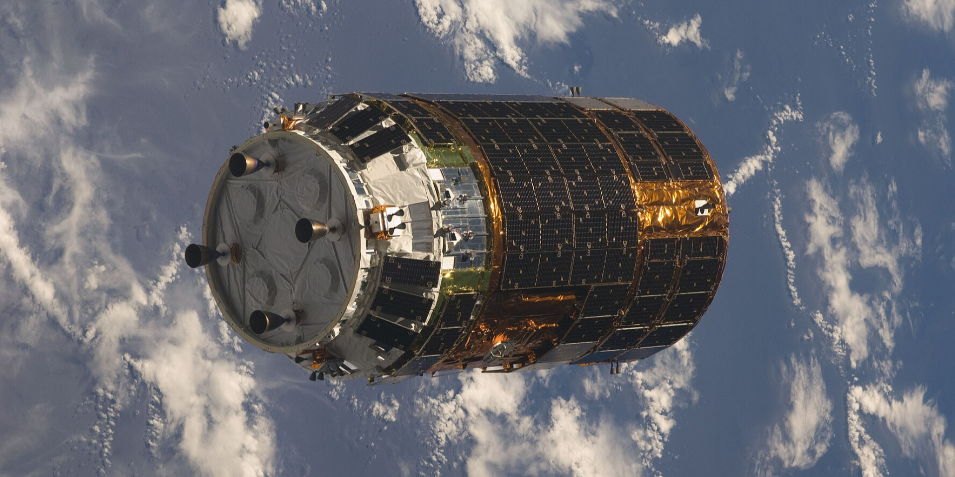Супутники отримають акумулятори із захистом від високих температур (Фото: NASA)