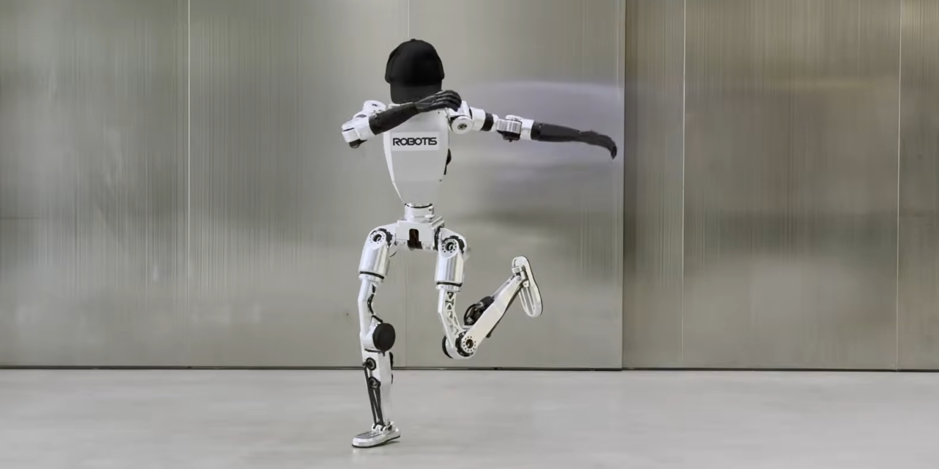Робот AI Sapiens опанував складний танець (Фото: ROBOTIS OpenSourceTeam/YouTube)