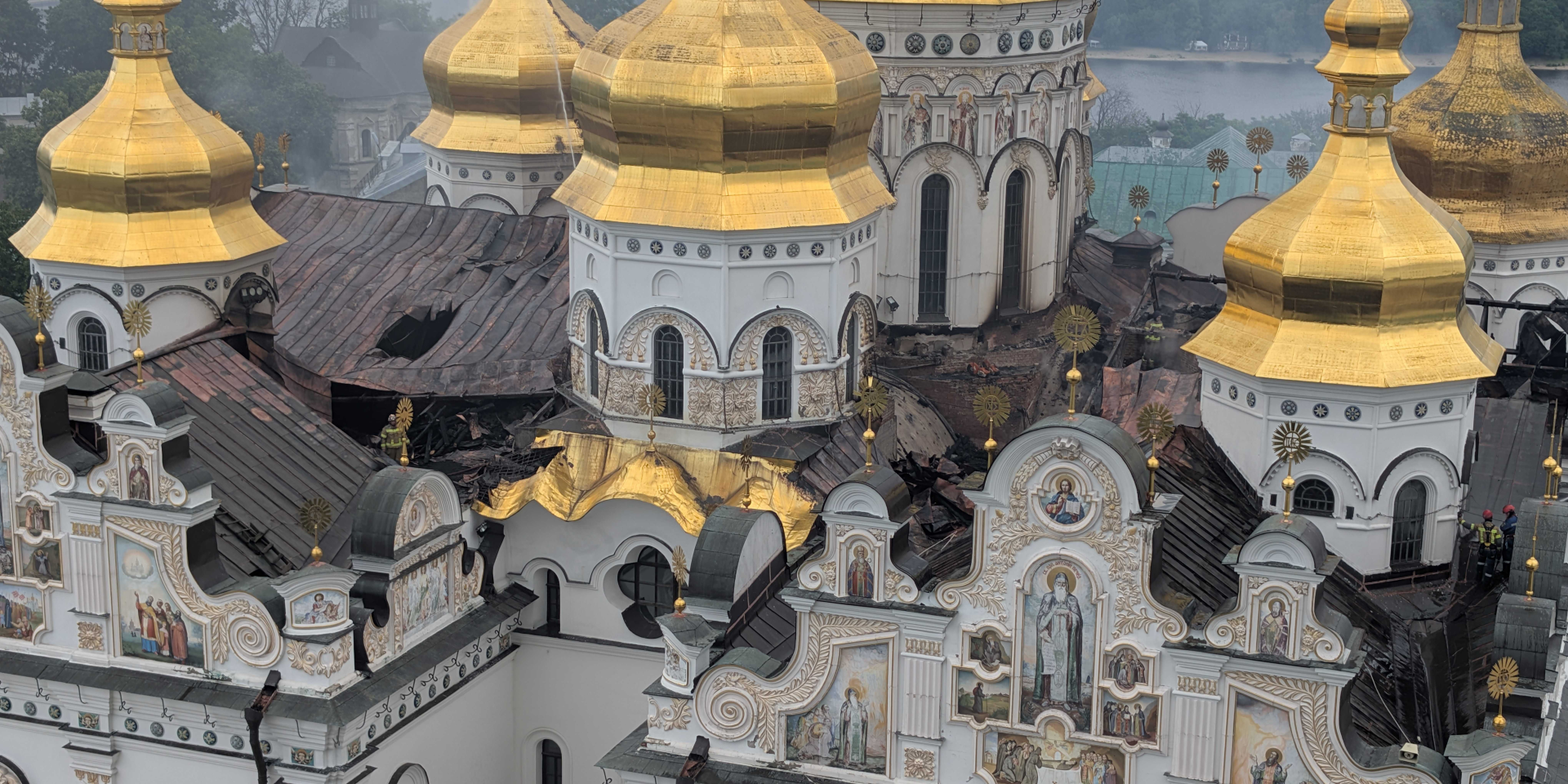 Внаслідок атаки РФ 15 червня пошкодило приміщення Скарбниці музею історії України (Фото: Сергій Окунєв/NV)