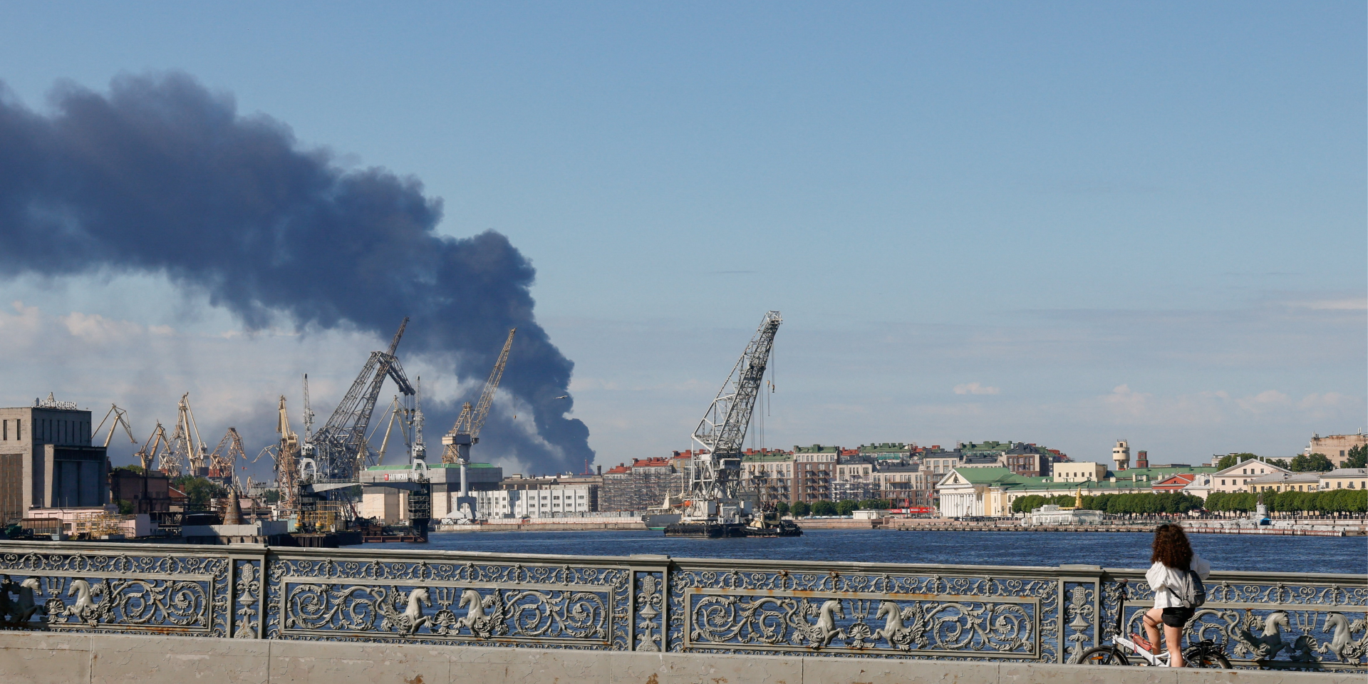 Fire at St. Petersburg oil refinery after Ukrainian drone attack, June 3, 2026 (Photo: REUTERS)
