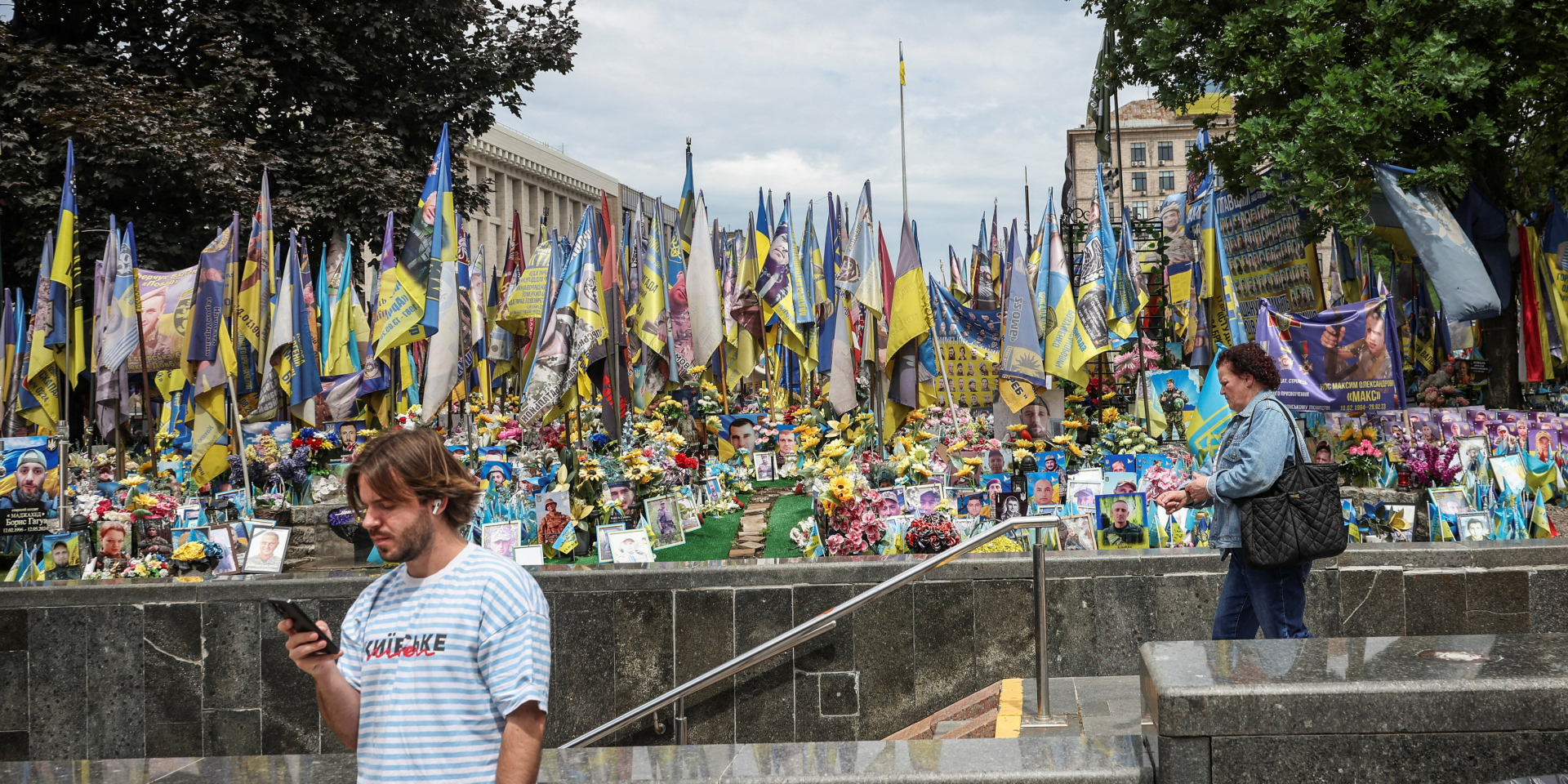 Most Ukrainians support a renewal of central government after the war ends