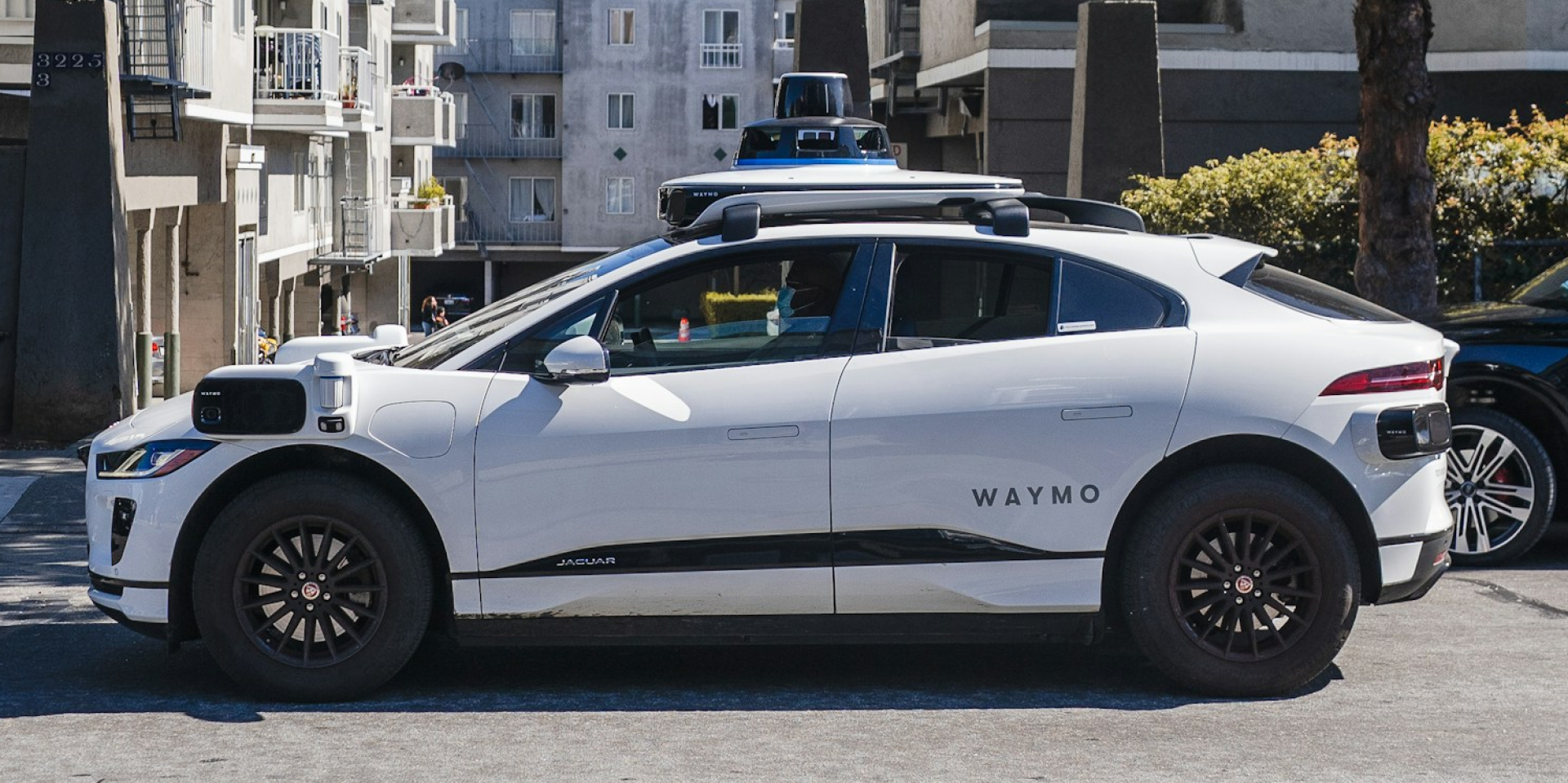 Автопилот Waymo перестал распознавать дорожные знаки, обозначающие строительные работы на скоростных трассах (Фото: Unsplash)