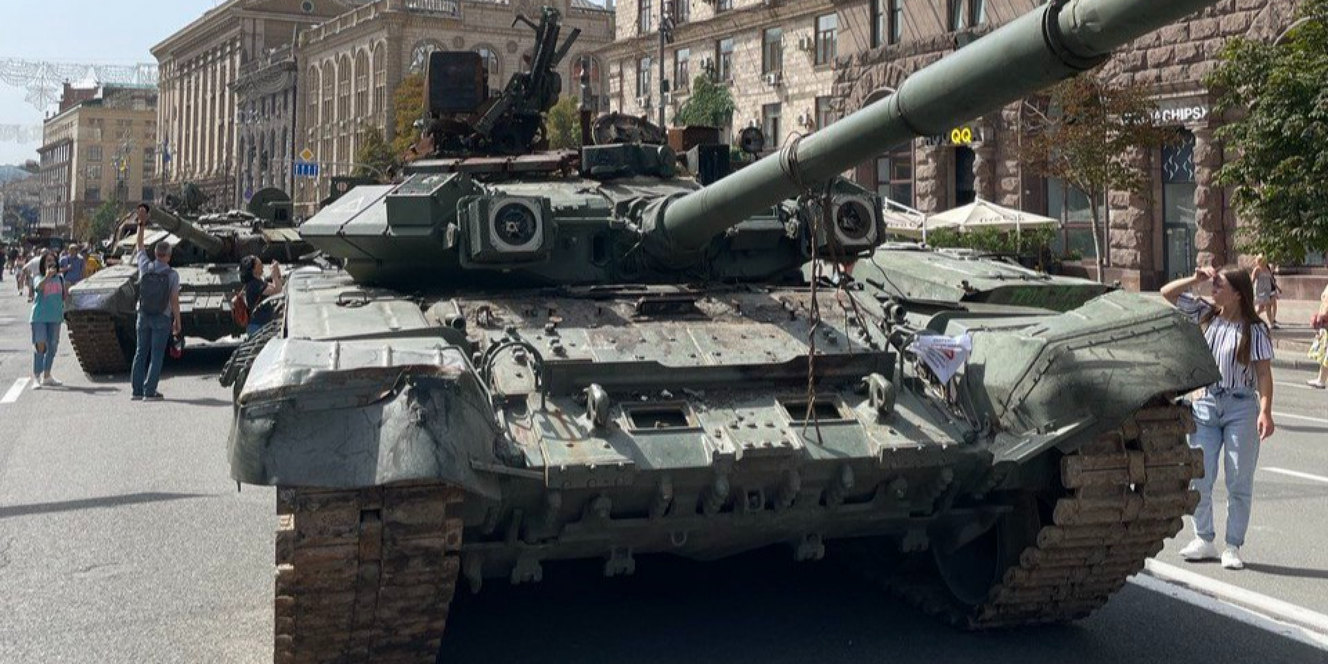 Captured Russian T-90 tank on display in Kyiv (Photo: Wikimedia)
