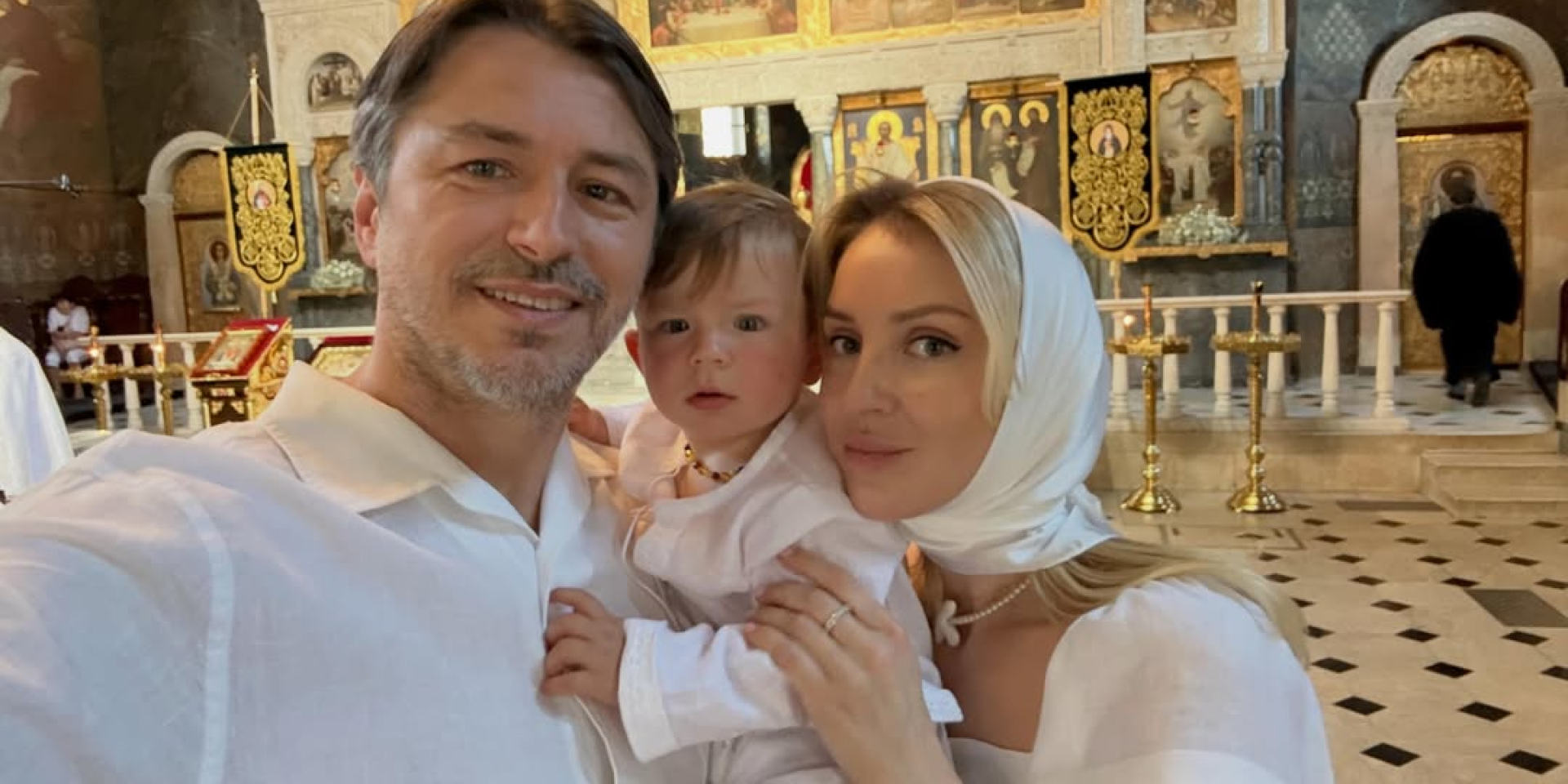 Сергей Притула с женой Екатериной Сопельник и сыном (Фото: instagram.com/siriy_ua)