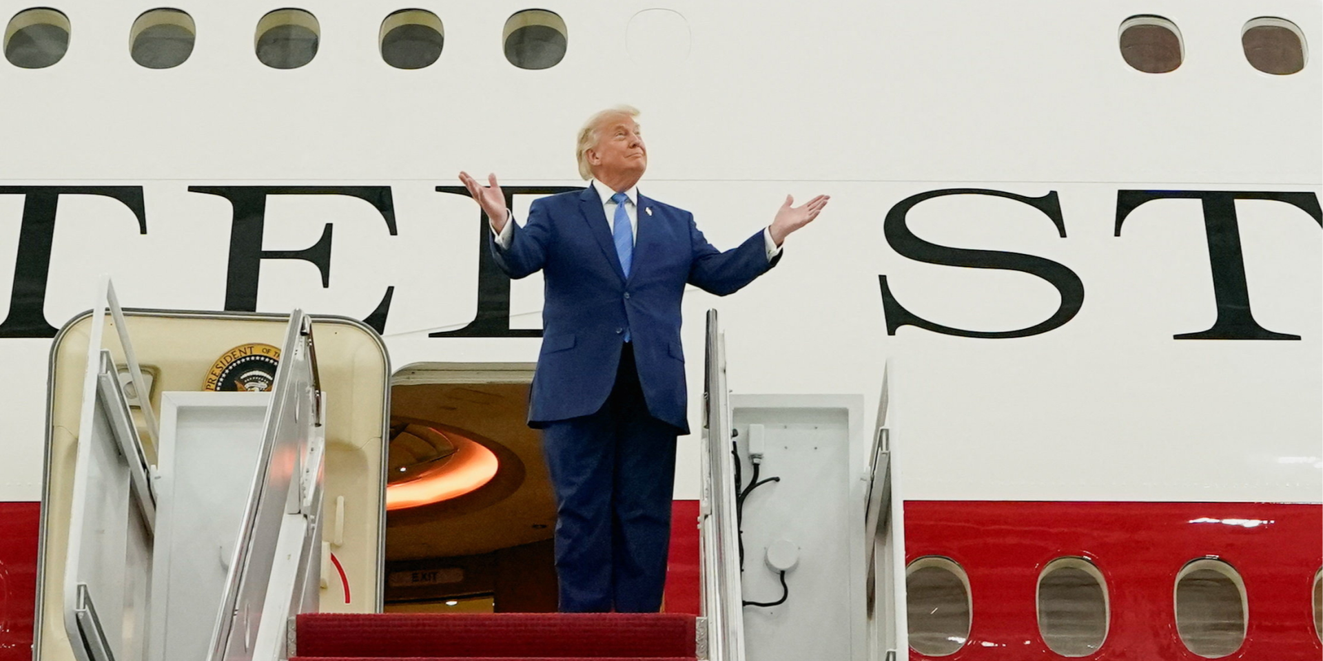 Трамп на презентации самолета Air Force One (Фото: REUTERS/Elizabeth Frantz)