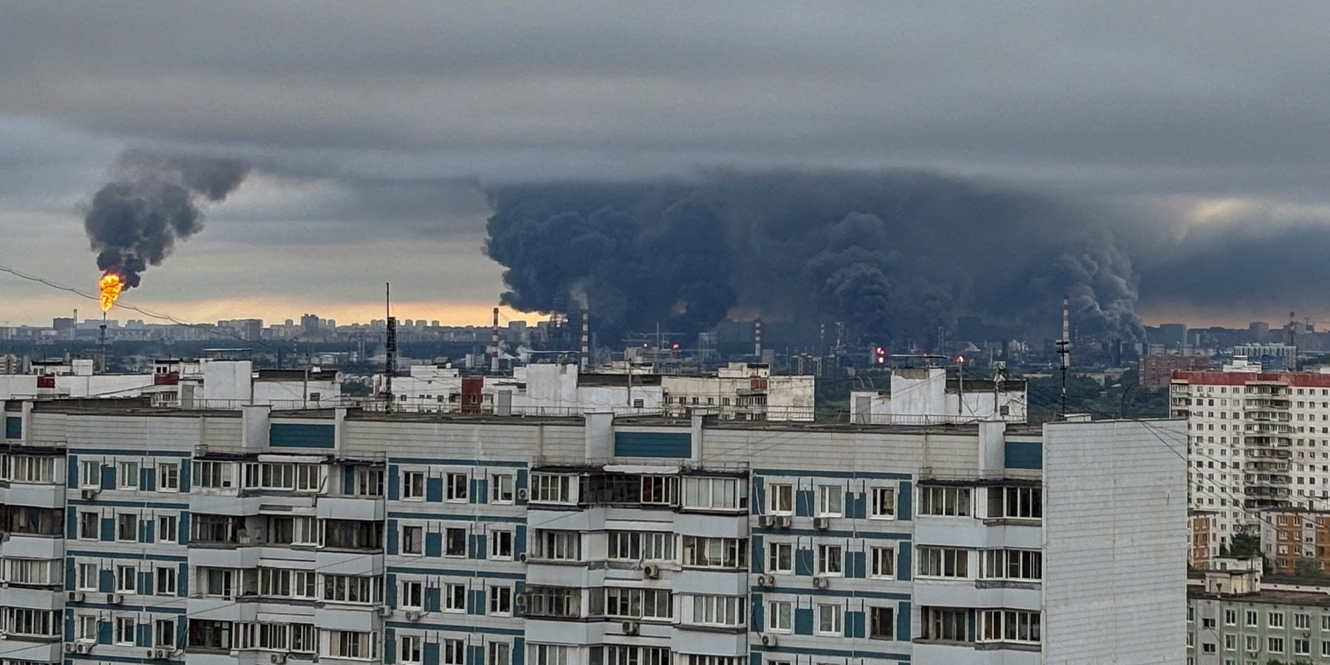 Smoke is rising over Moscow oil refinery after Ukrainian attack, June 18, 2026 (Photo: SOCIAL MEDIA/via REUTERS)
