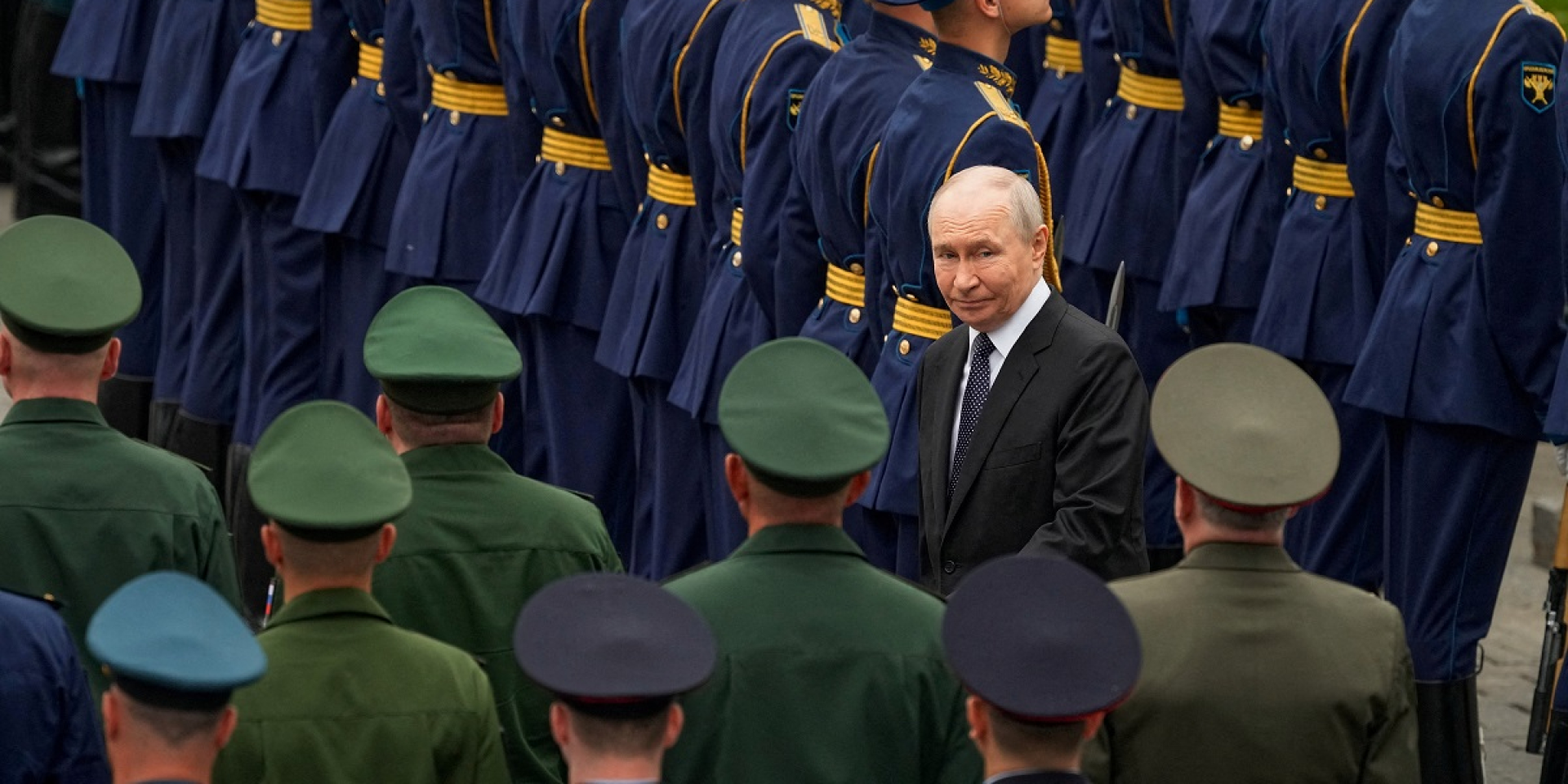 «Не хоче закінчувати війну». Путіну військові гарантували захоплення чотирьох регіонів України та назвали ключову умову — ЗМІ
