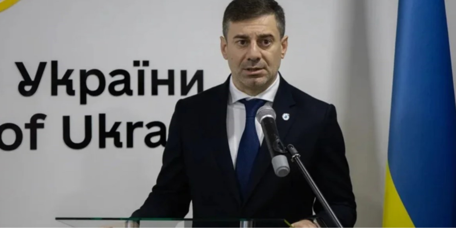 Омбудсмен Дмитро Лубінець написав лист до Кабміну та МОН, у якому, зокрема, висунув пропозиції, серед яких — знизити прохідний бал на НМТ (Фото: facebook.com/dmytro.lubinets)