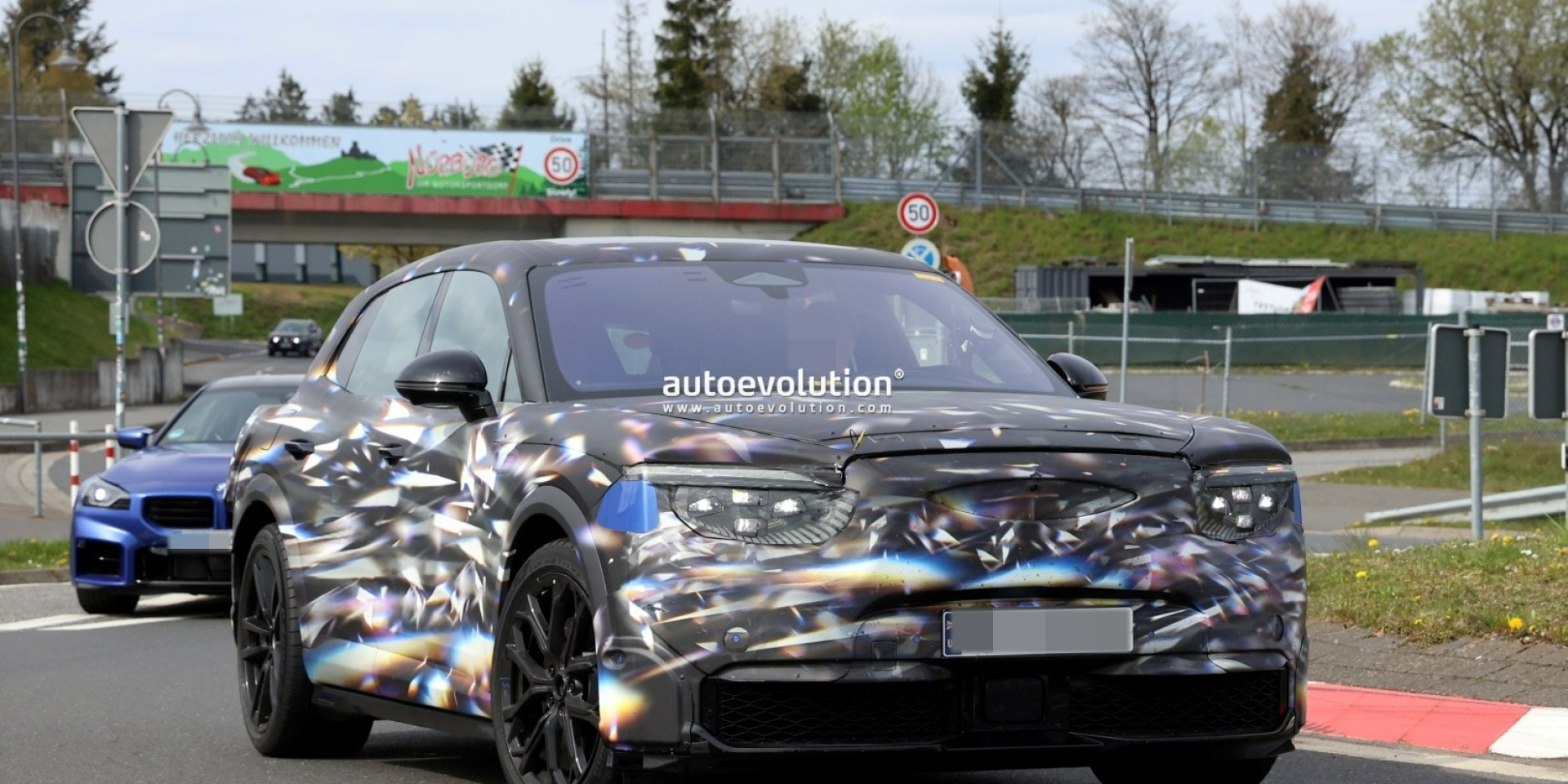 Нова модель Bentley готується до дебюту (Фото: autoevolution.com)