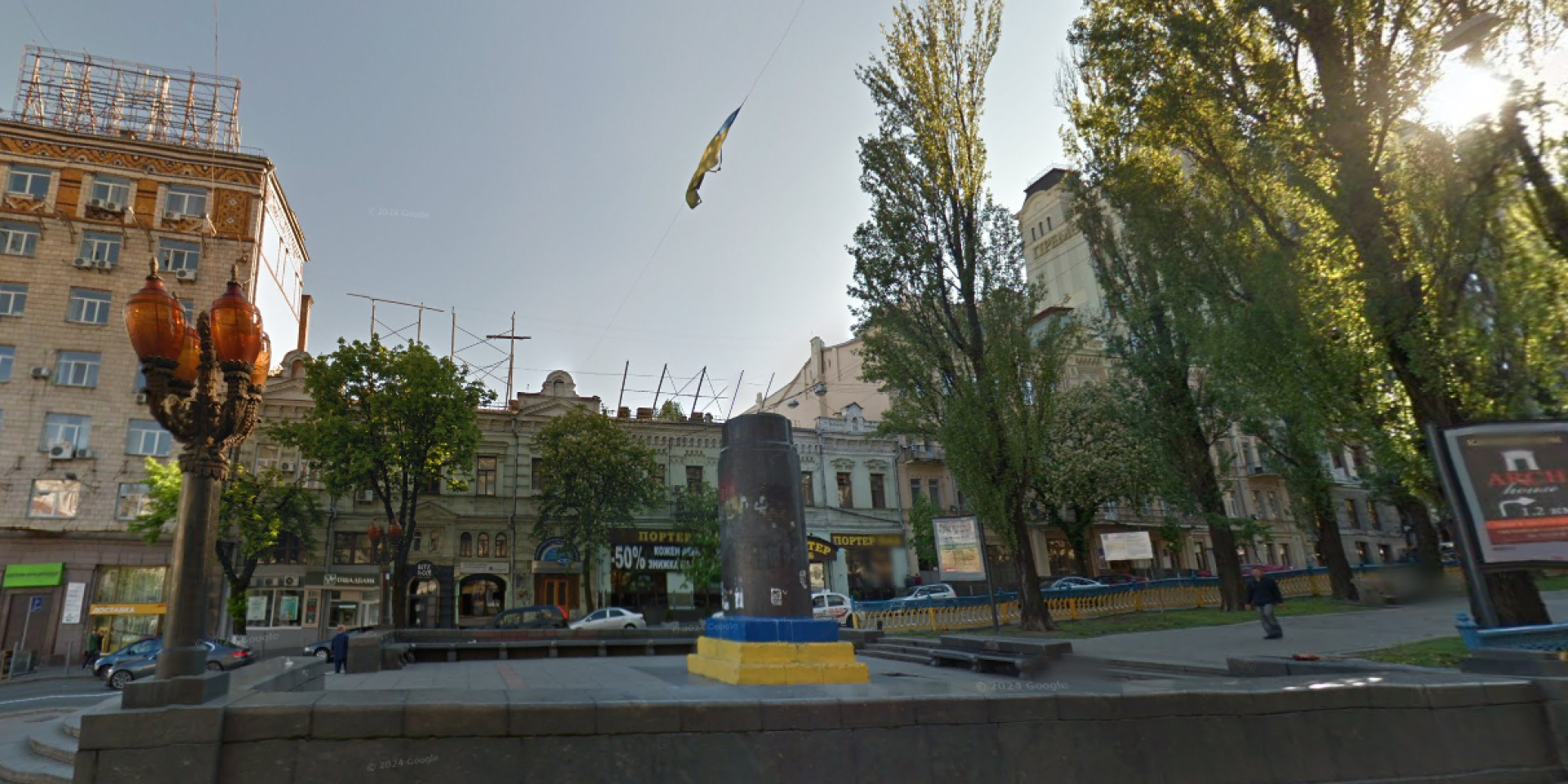 The demolished Lenin monument in the center of Kyiv, 2015 (Photo: via Google Maps)