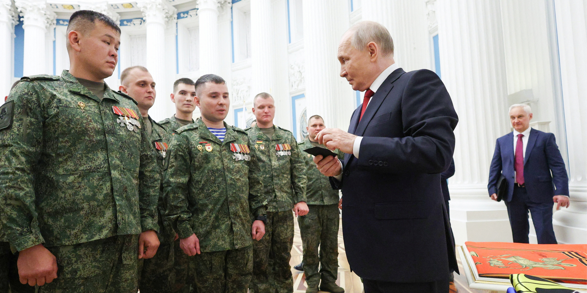 Putin and servicemen of the occupation armed forces participating in the war against Ukraine in the Kremlin. Moscow, Russia, June 12, 2026 (Photo: Sputnik/Vyacheslav Prokofyev/Pool via REUTERS)