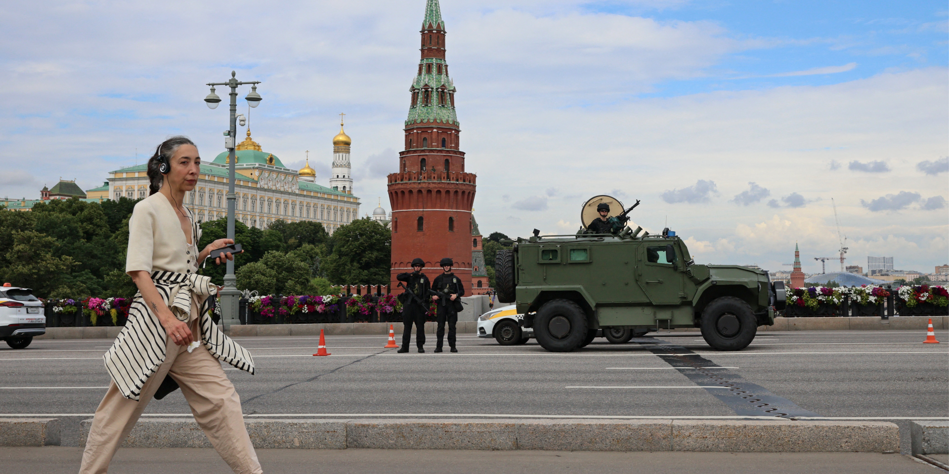 Decline in the population's well-being is occurring amid rapidly growing state expenditures on the war, foreign intelligence says (Photo: . REUTERS/Anastasia Barashkova)