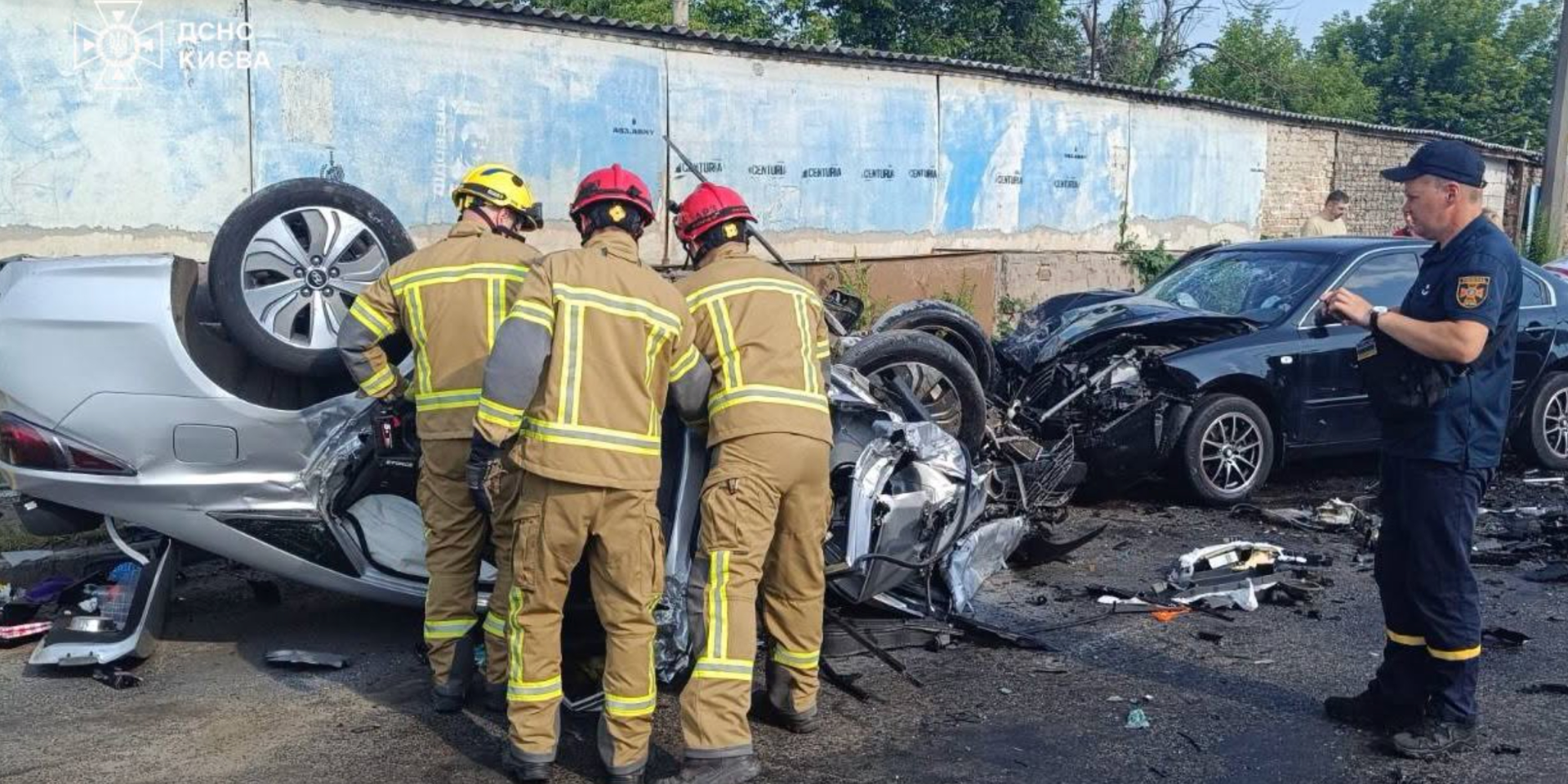 Зранку 30 червня у Києві сталася смертельна ДТП (Фото: ДСНС Києва)