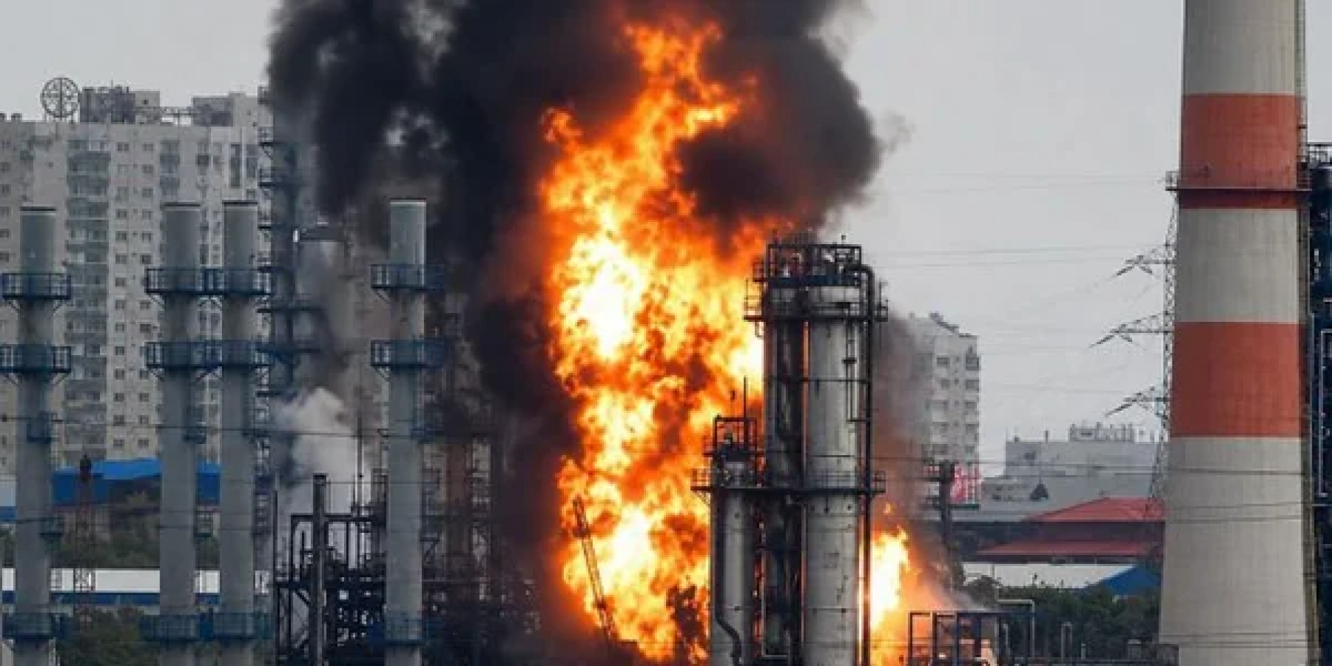 Fire at Moscow oil refinery in Kapotnya (Photo: Exilenova+ / Telegram)