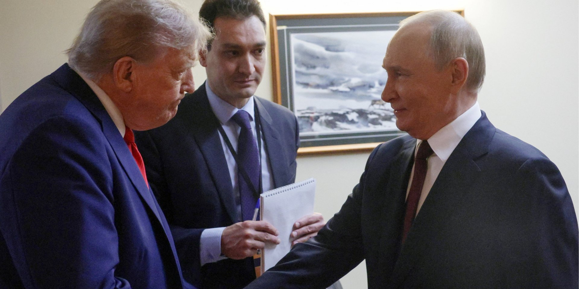 Президент США Дональд Трамп і російський диктатор Володимир Путін під час зустрічі на&nbsp;Алясці, 15 серпня 2025 року (Фото: Sputnik/Gavriil Grigorov/Pool via REUTERS)