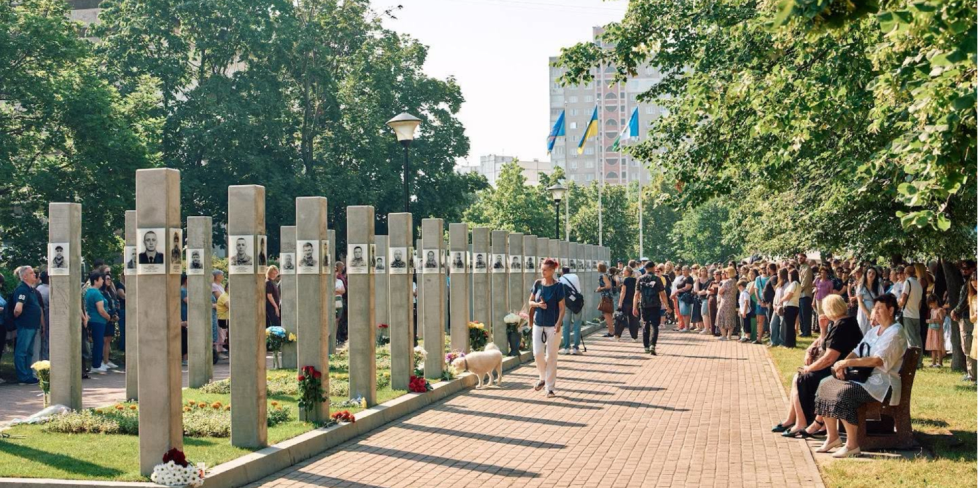 Алея Героїв (Фото: Деснянська районна державна адміністрація в місті Києві)